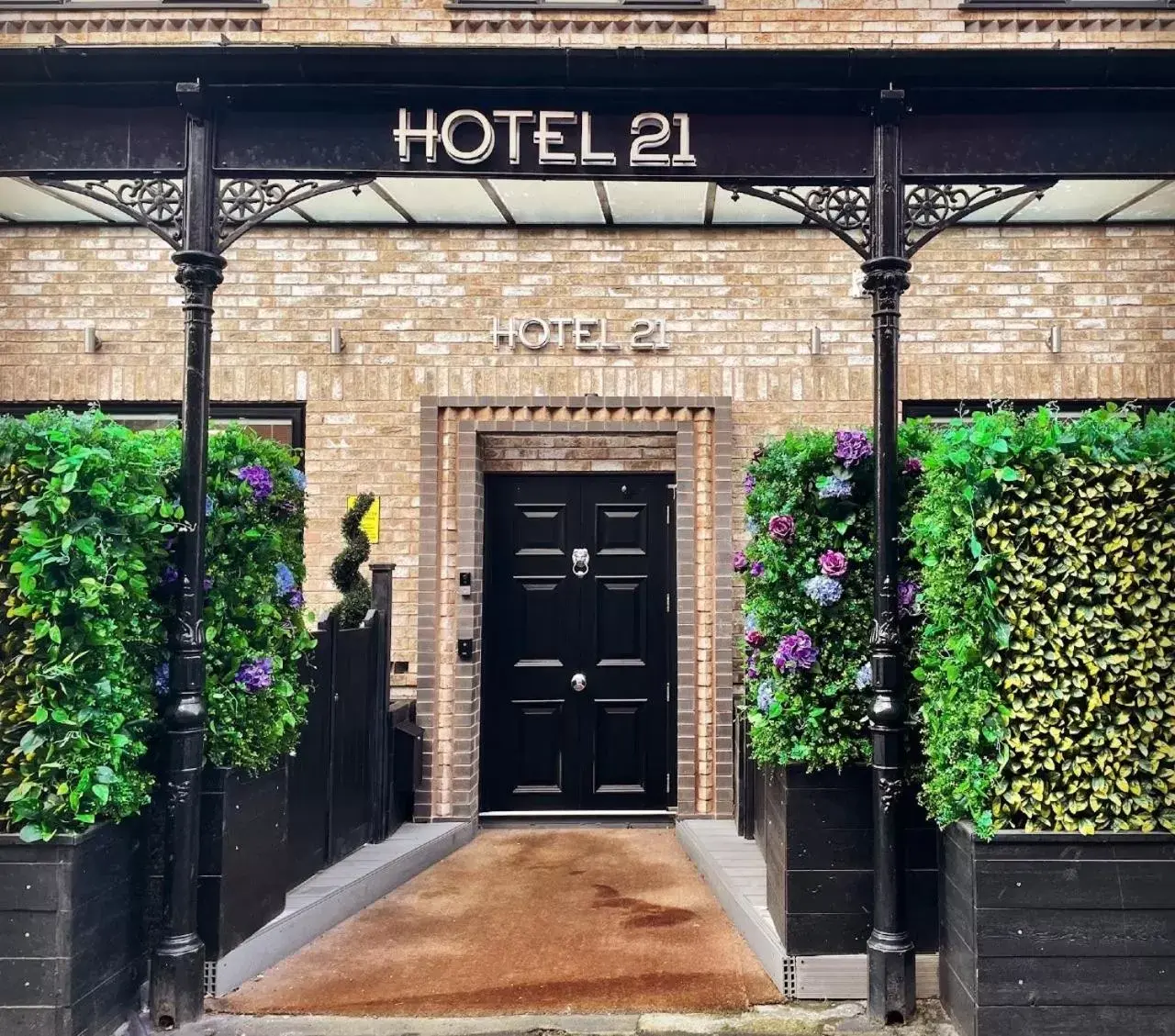 Property building in Hotel 21 Property building in Hotel 21