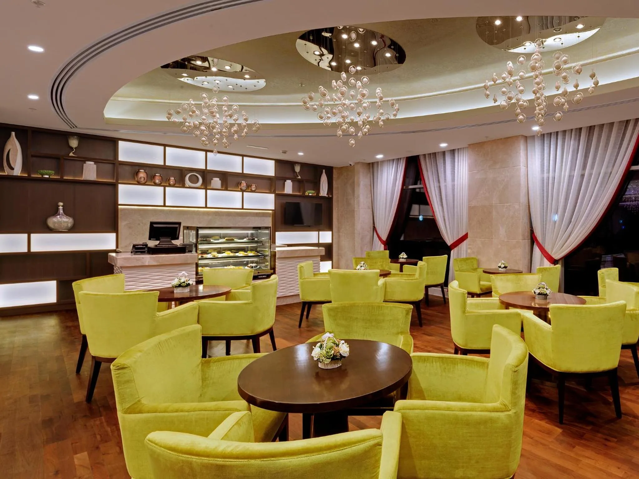 Restaurant/places to eat in Landmark Premier Hotel