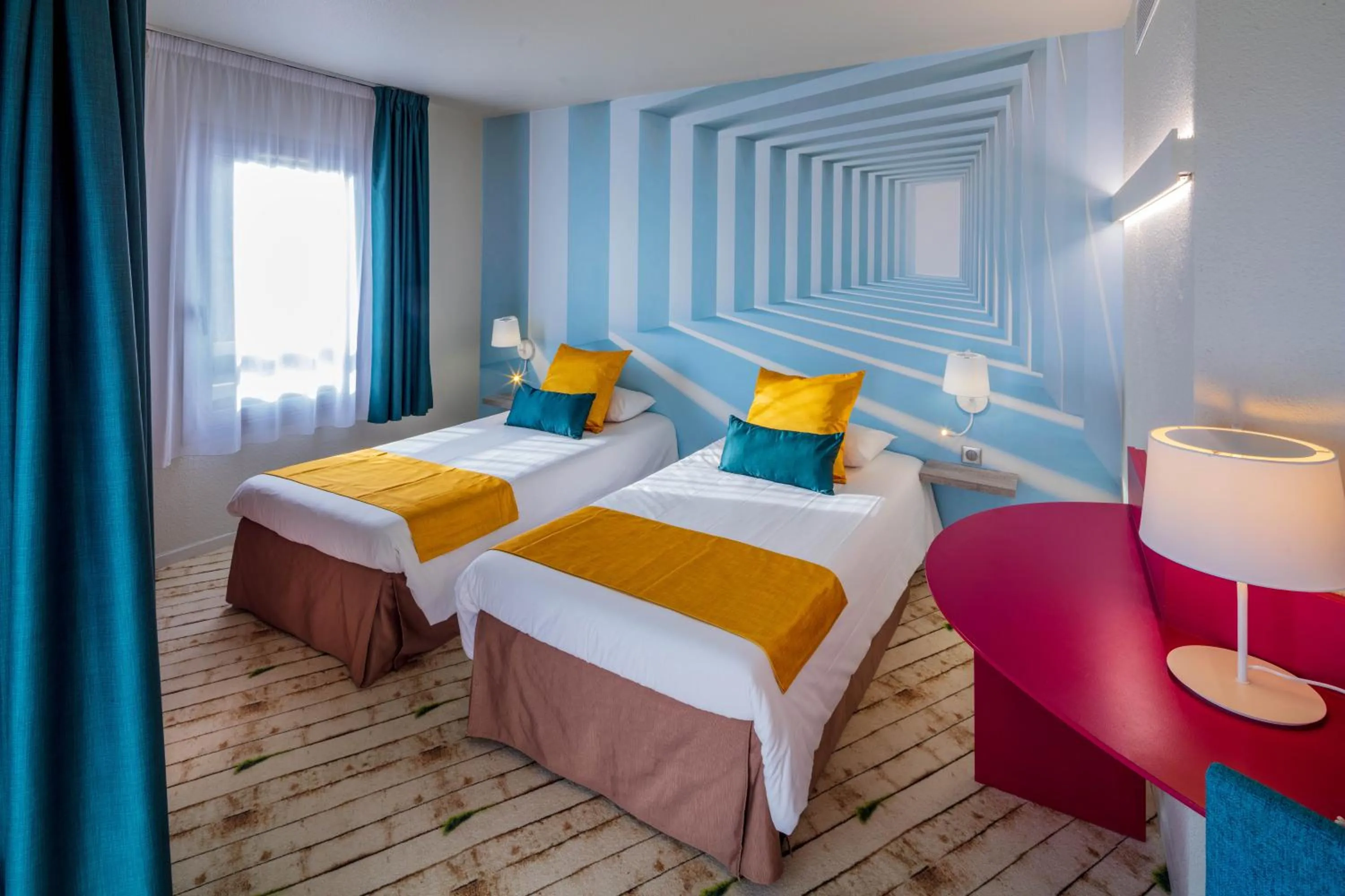 Bedroom, Bed in Garrigae Domaine de l'Esterel - piscine & SPA Cinq Mondes