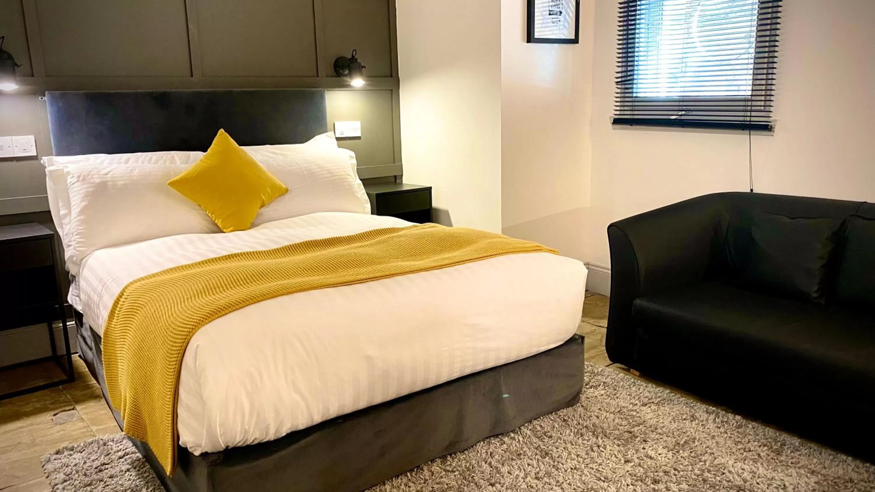 Bed in Siberia Bar & Hotel