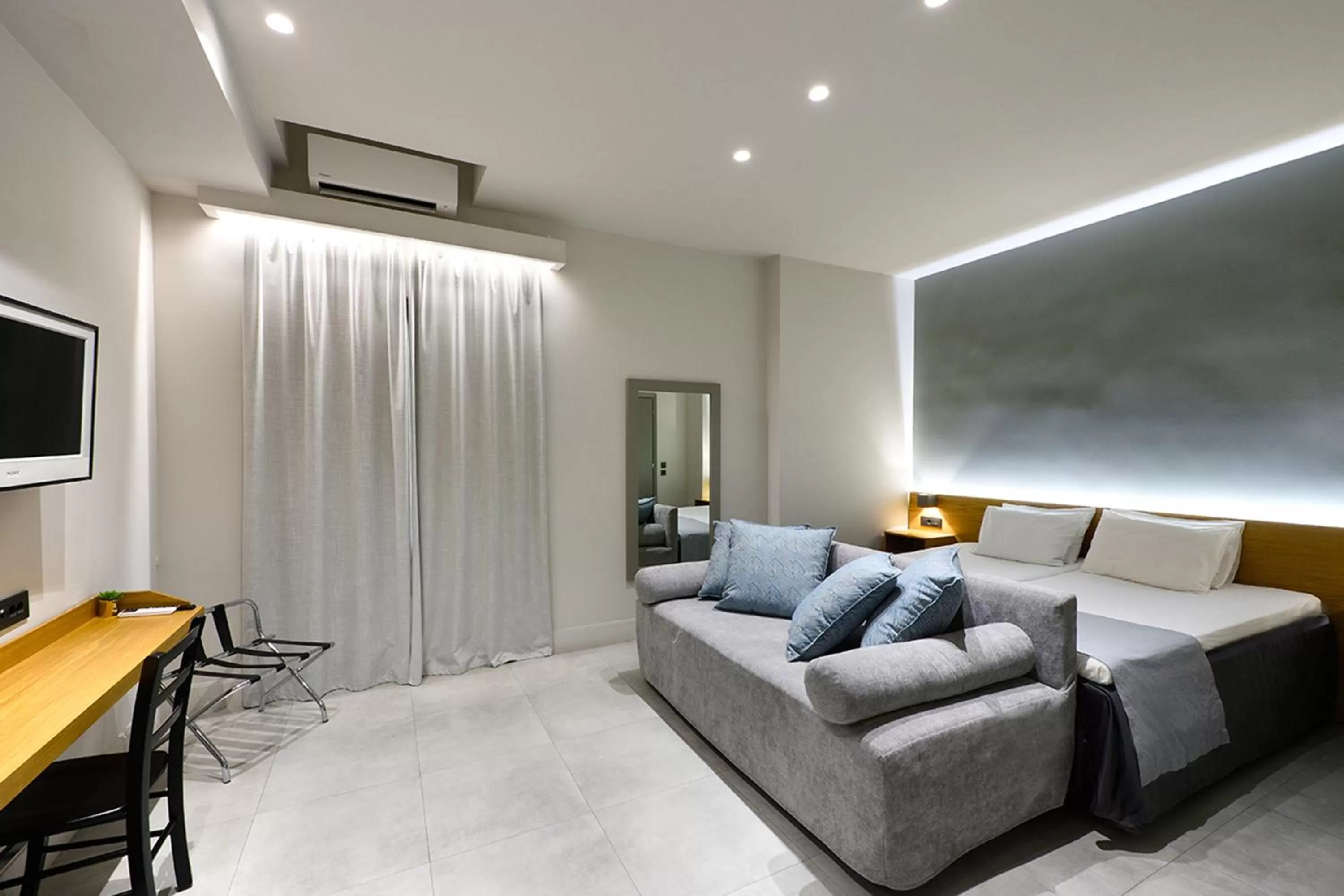 Bed in Le Palace Hotel