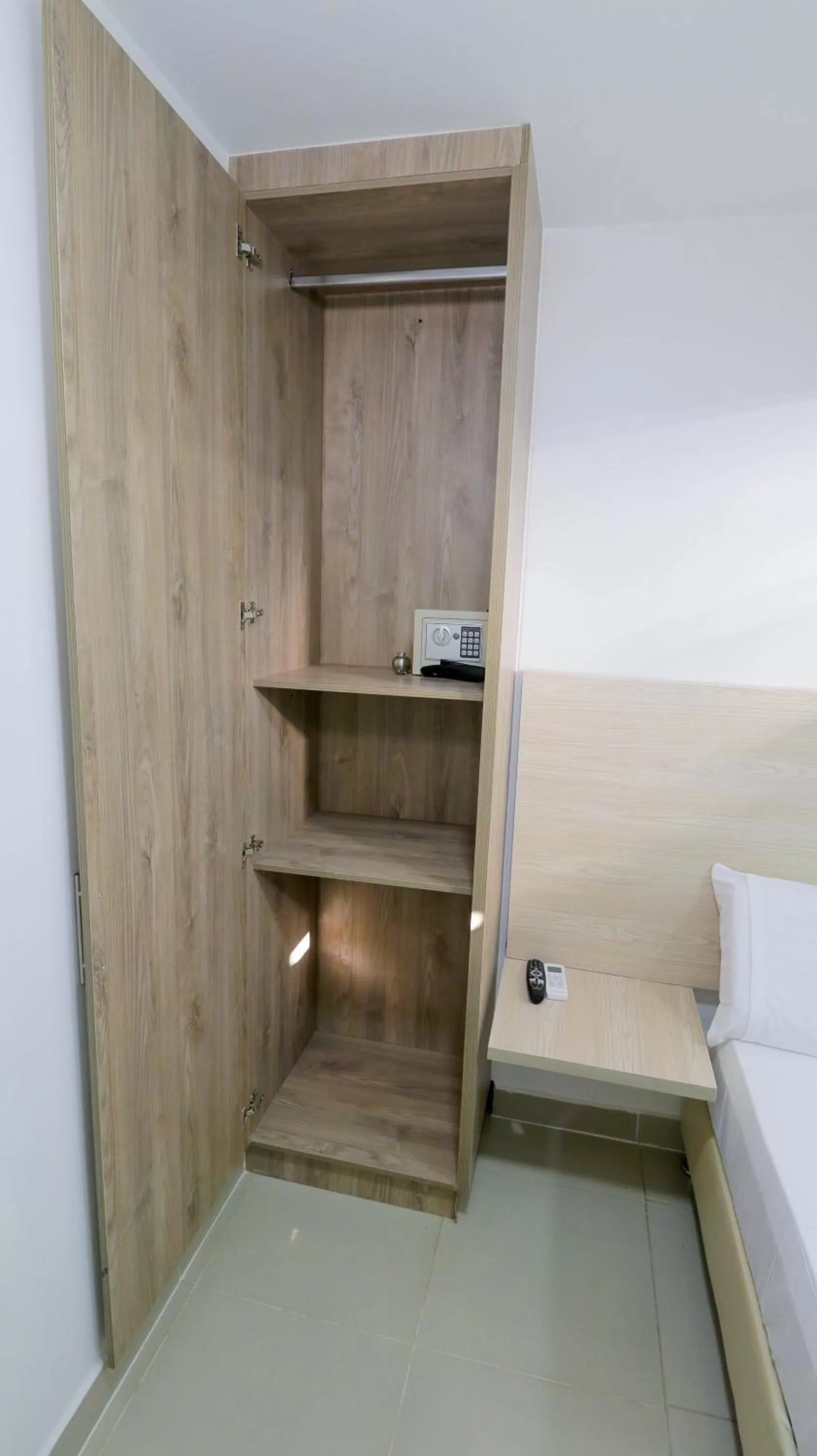 Property building, Bathroom in Aw Hotel Pasarela Real