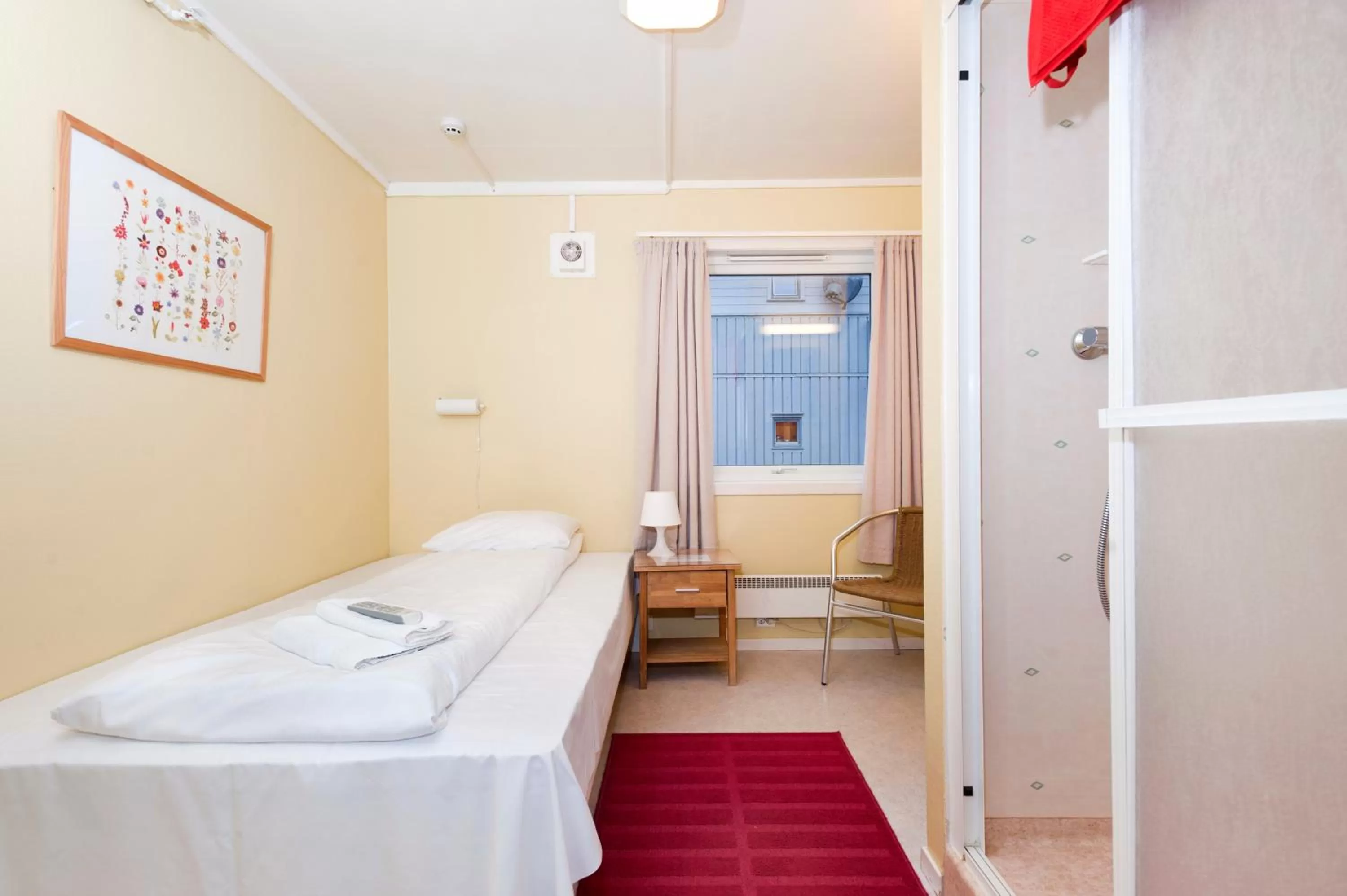 Shower, Bed in Stavanger Bed & Breakfast