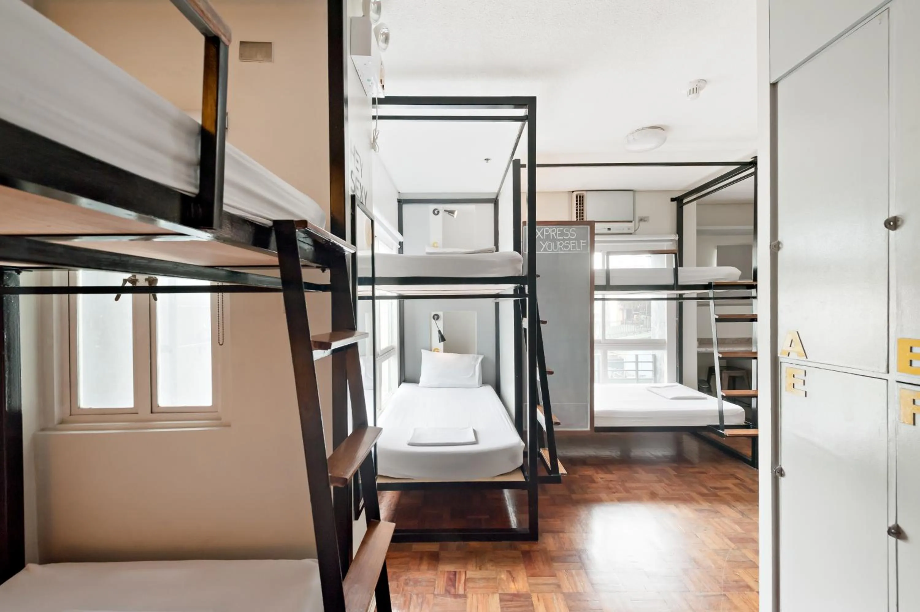 bunk bed, Bed in Z Hostel