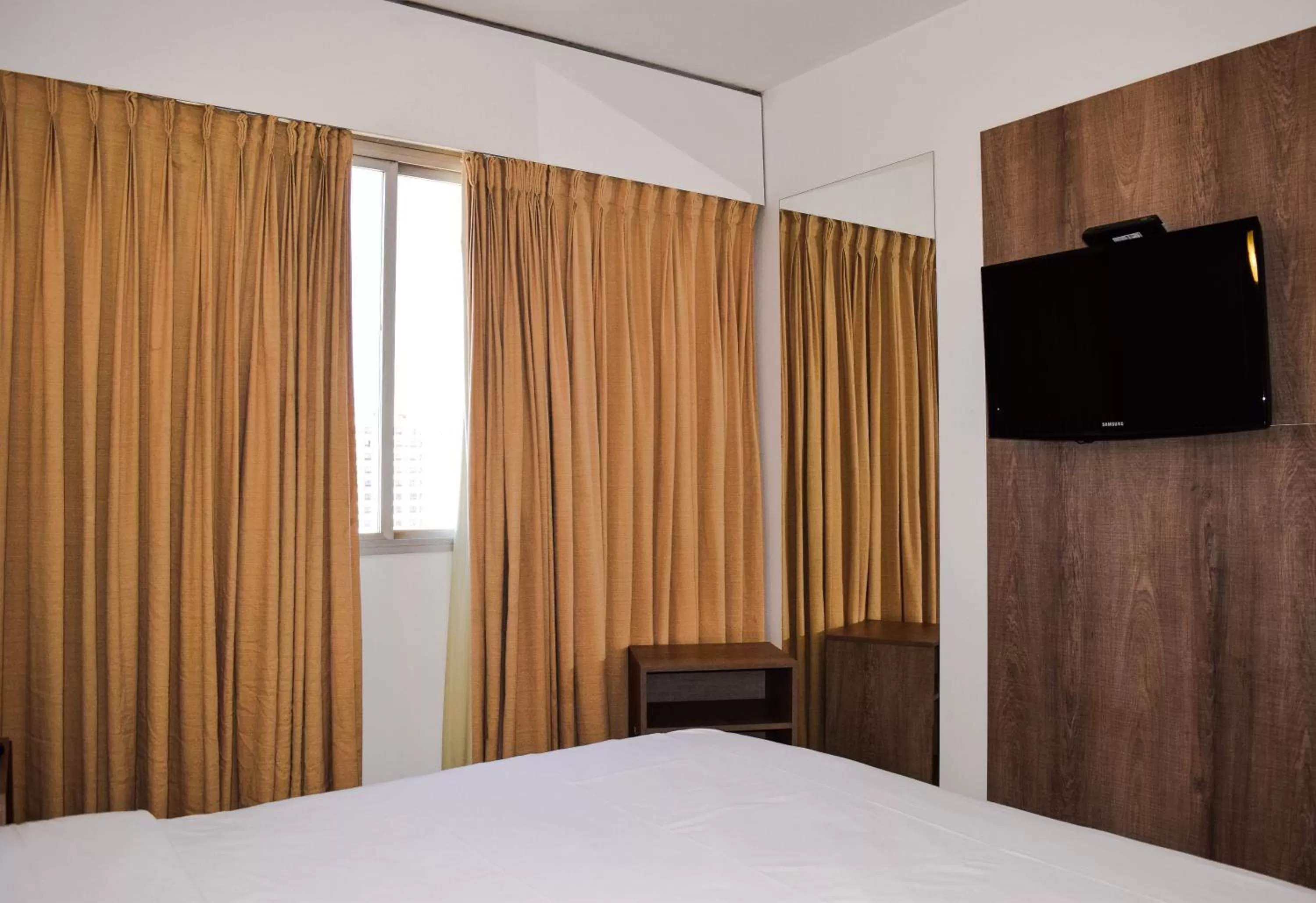 TV and multimedia, Bed in América Bittar Hotel