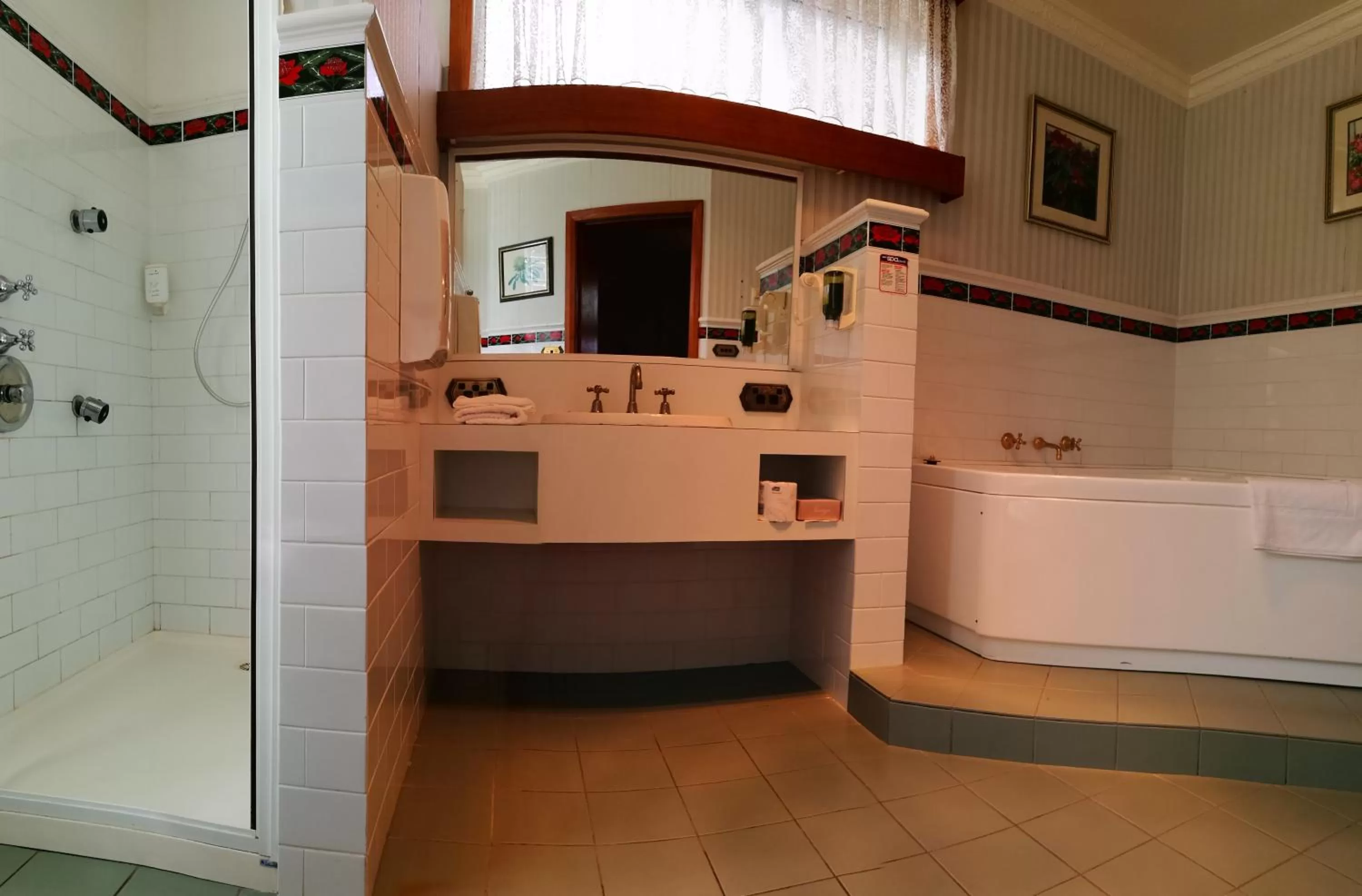 Motel Mayfair on Cavell