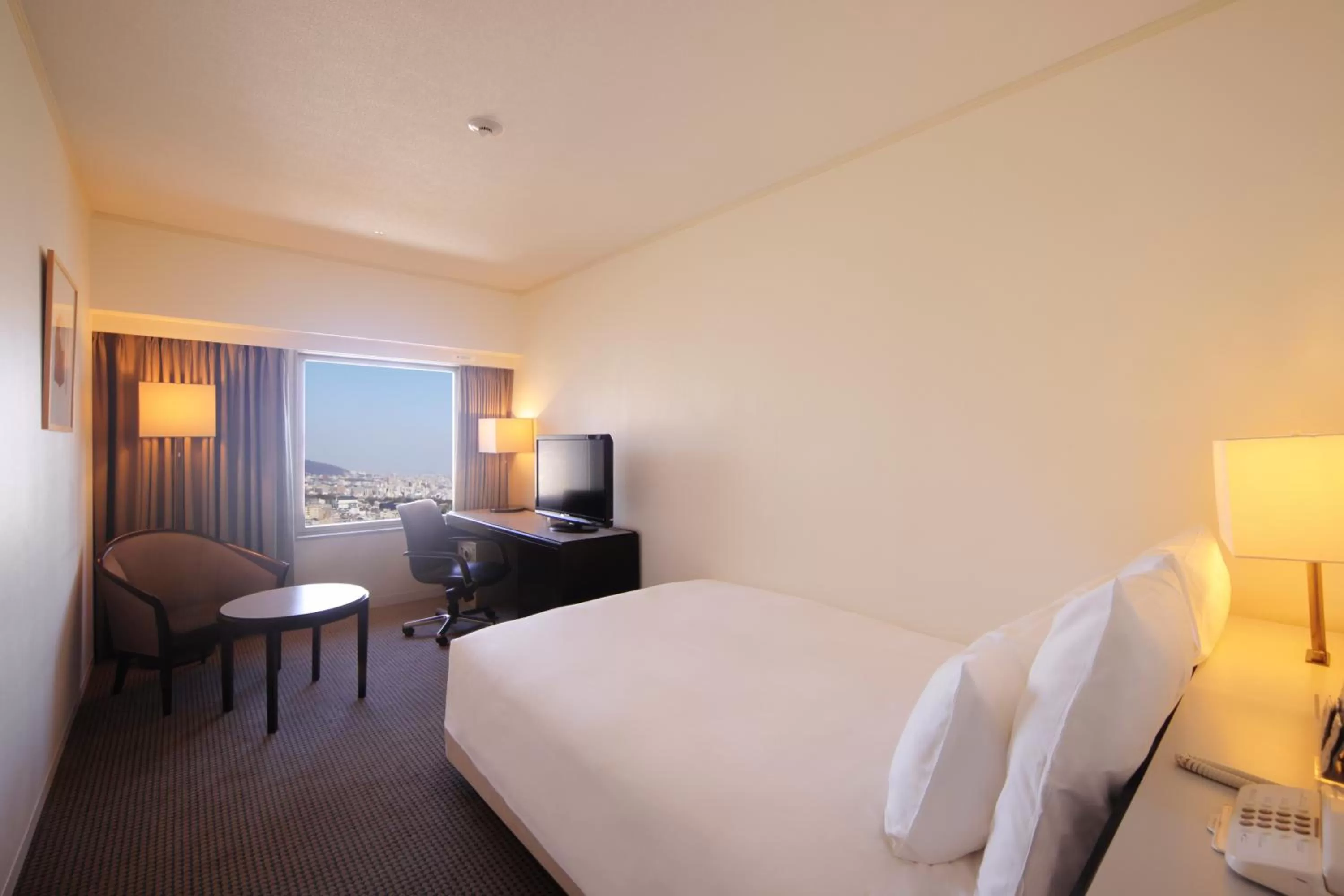 Bedroom, Bed in ANA Crowne Plaza Kobe by IHG