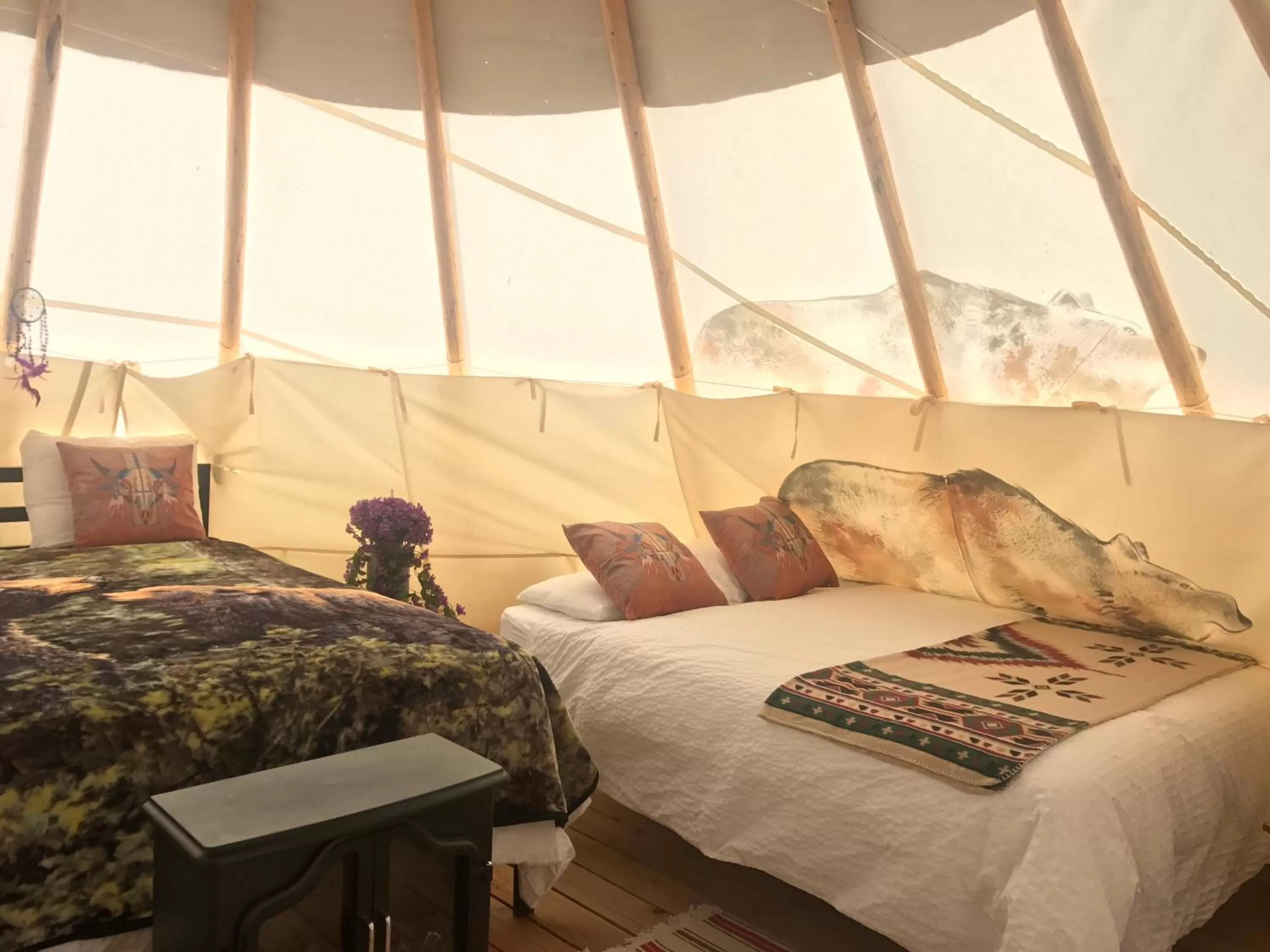 Bed in Olancha RV Park and Motel