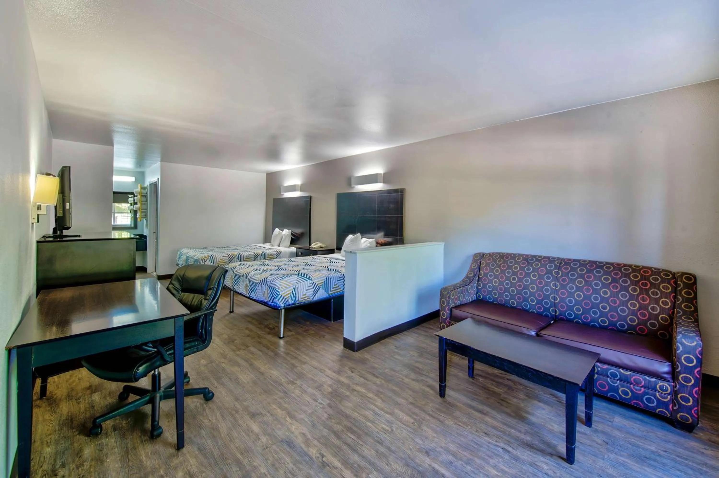 Bedroom in Motel 6-Arlington, TX