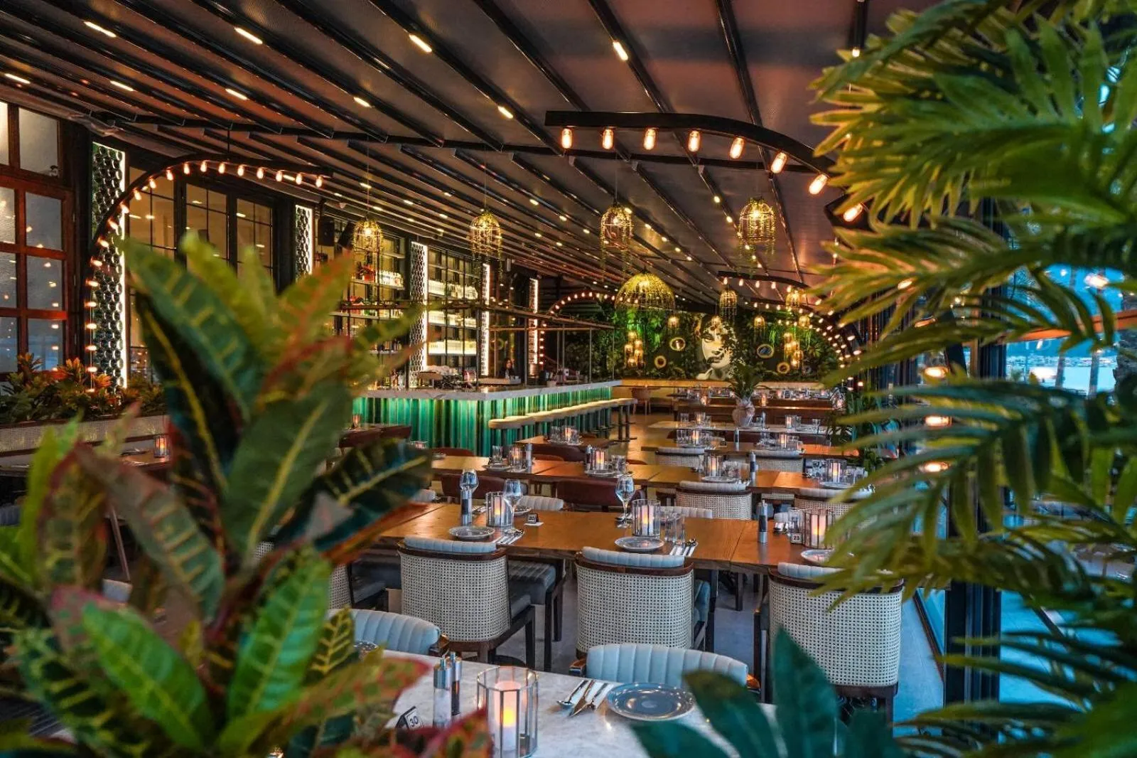 Restaurant/places to eat in Aurasia Beach Hotel