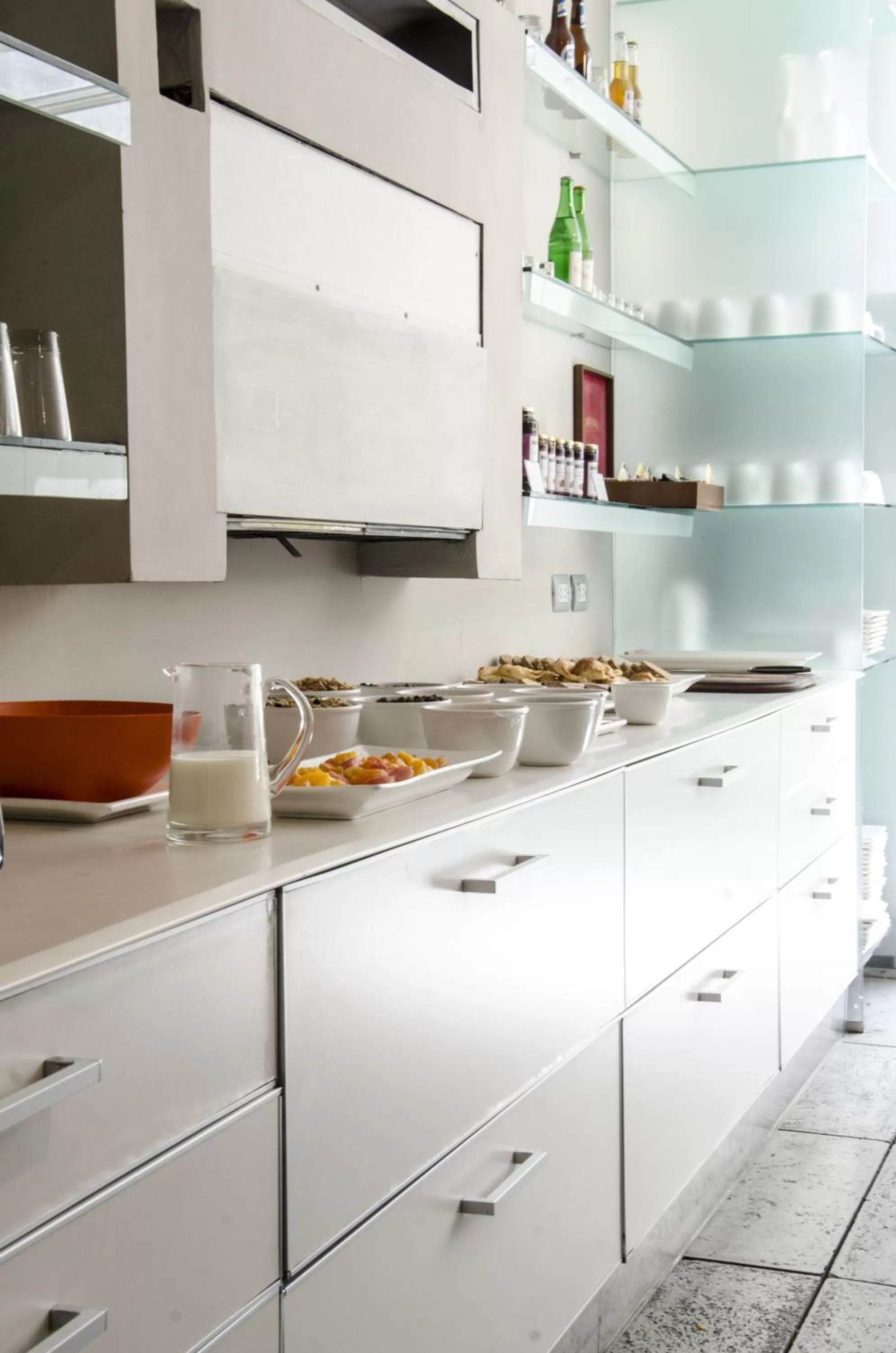 Restaurant/places to eat in Design cE - Hotel Boutique de Diseño