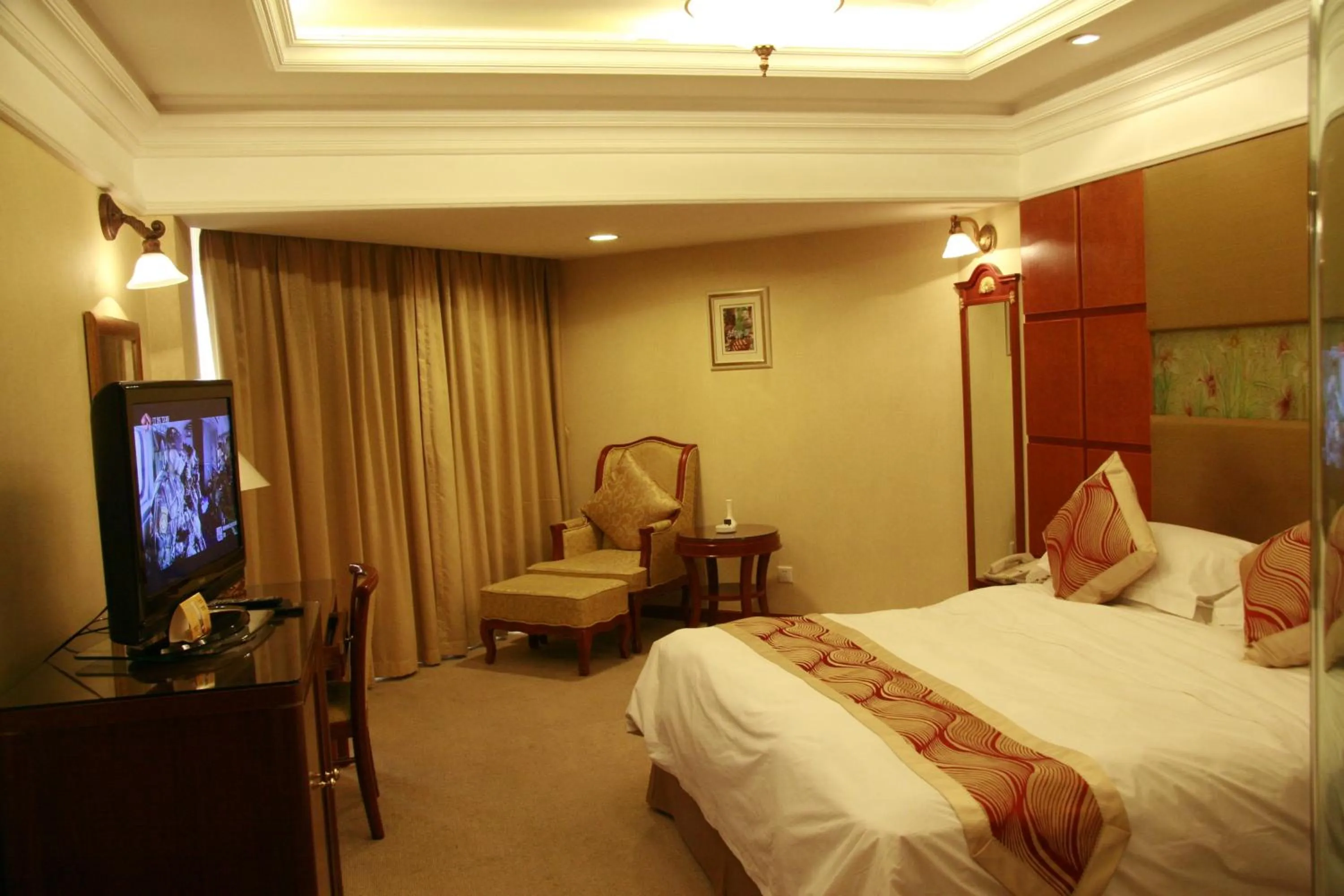 Bedroom, Bed in Huiquan Dynasty Hotel Qingdao