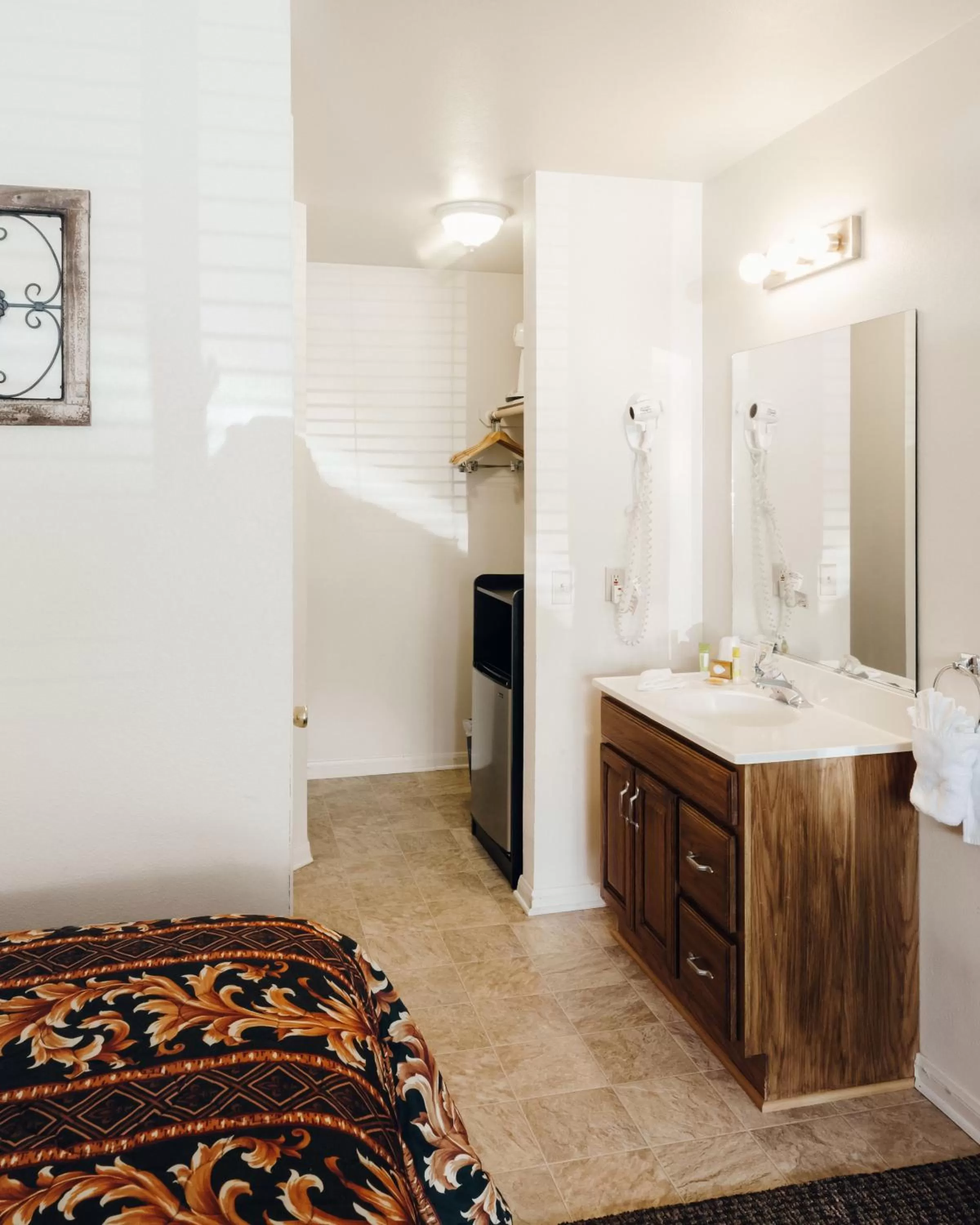 Bathroom in Vintage Lakeside Inn