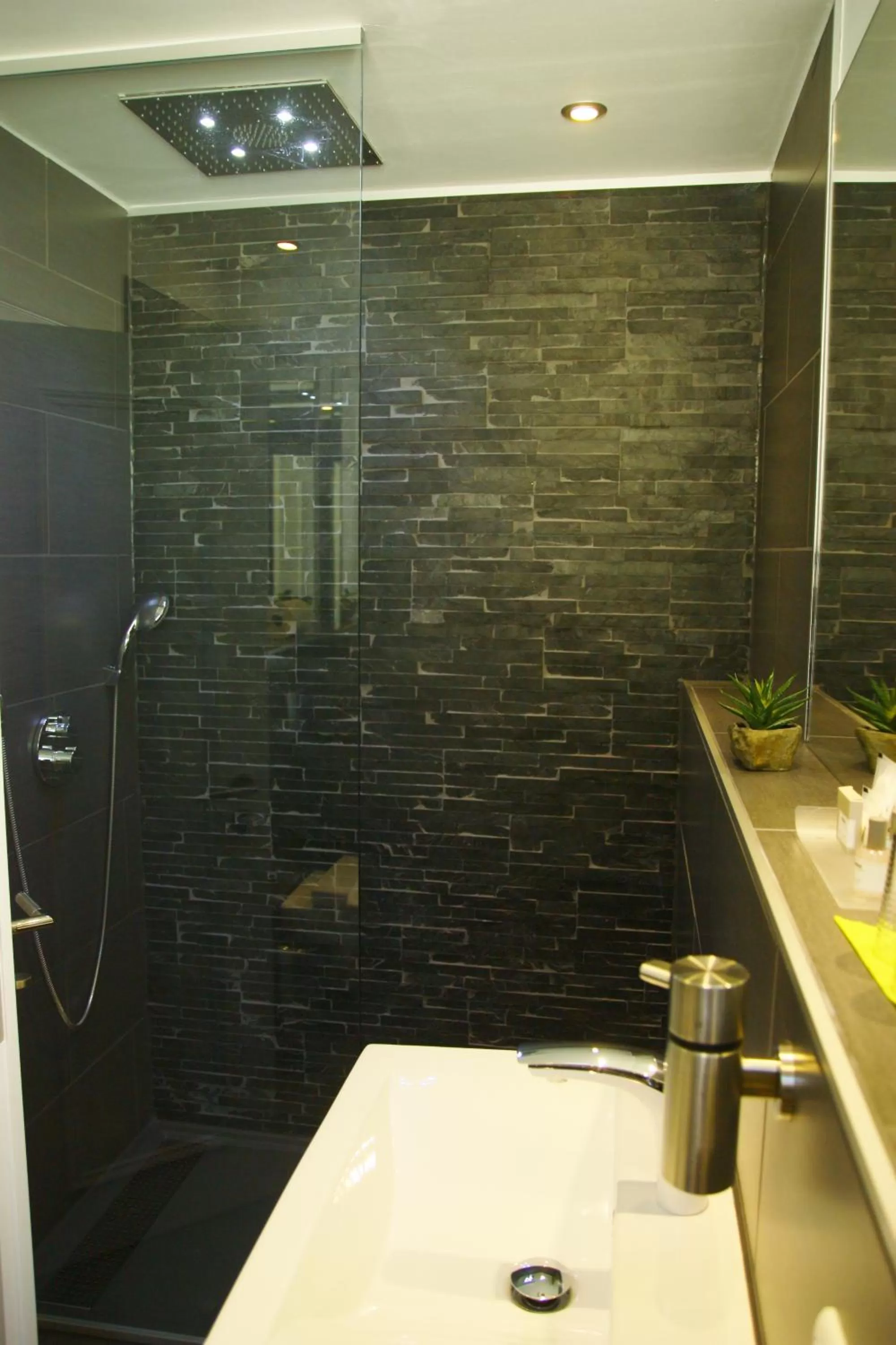 Bathroom in Hotel am Schloss