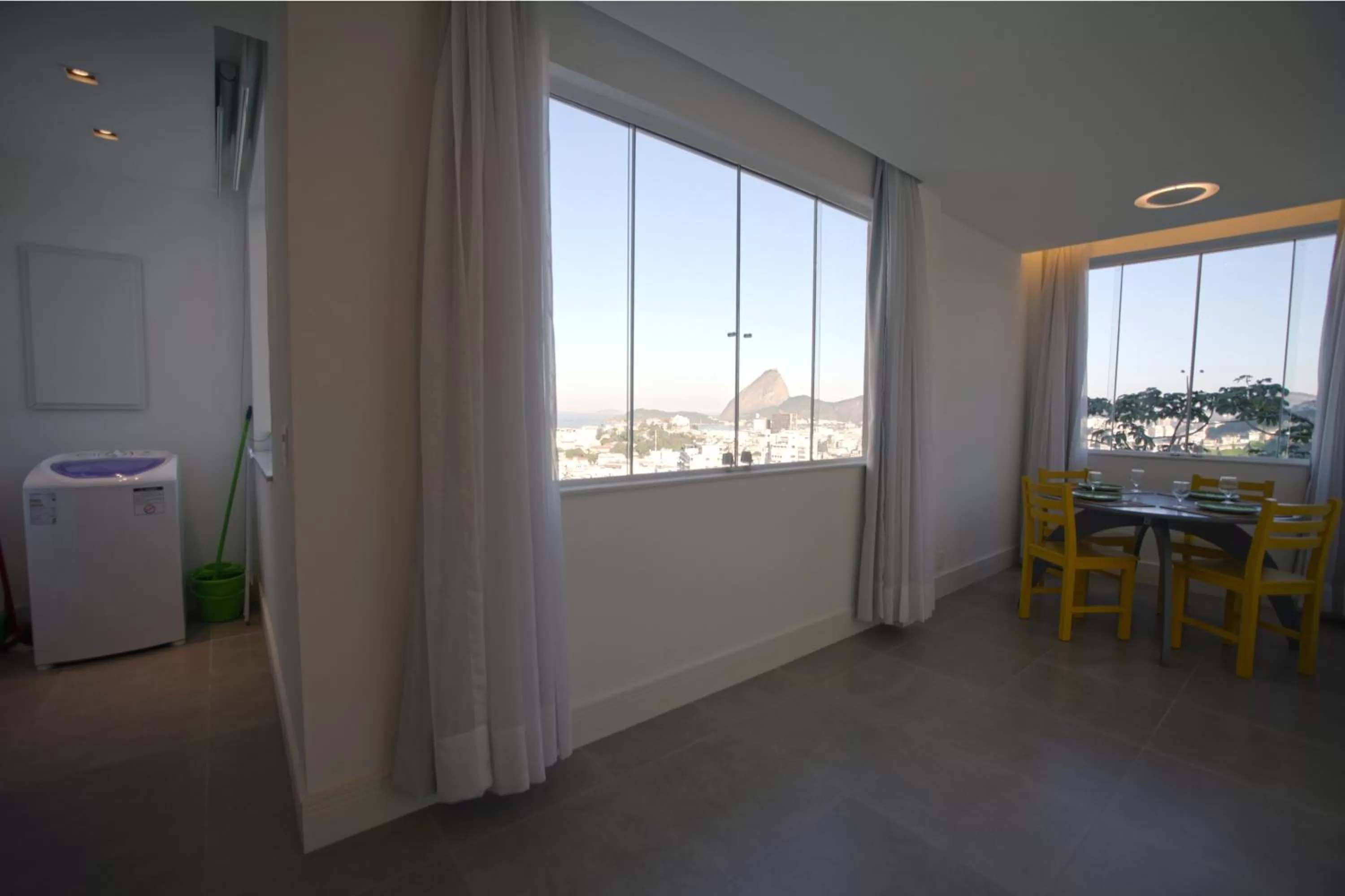 Dining area in New Sugar Loft Apartments