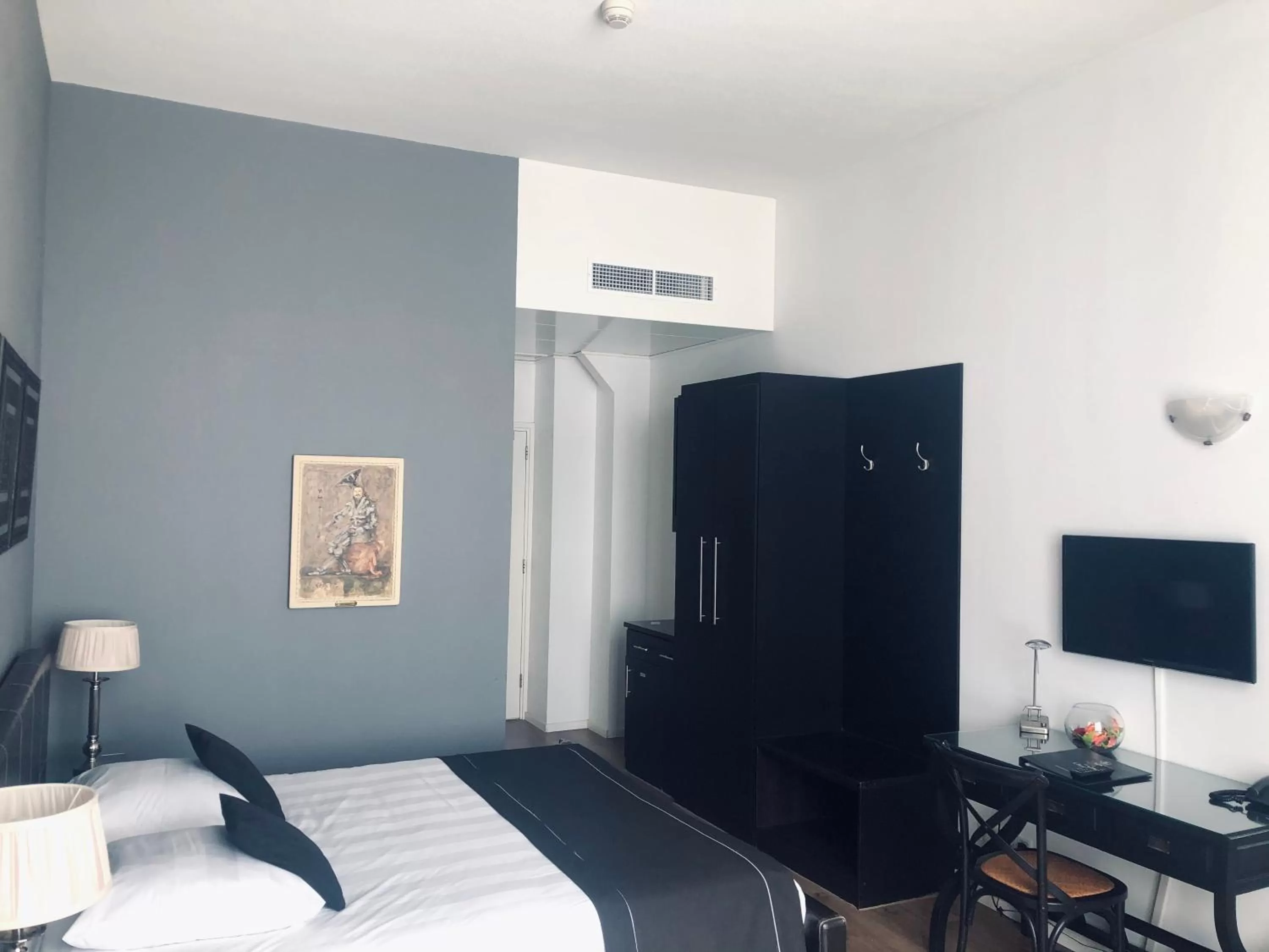 Bedroom, Bed in Boutique Hotel Chariot - Amsterdam Schiphol Airport