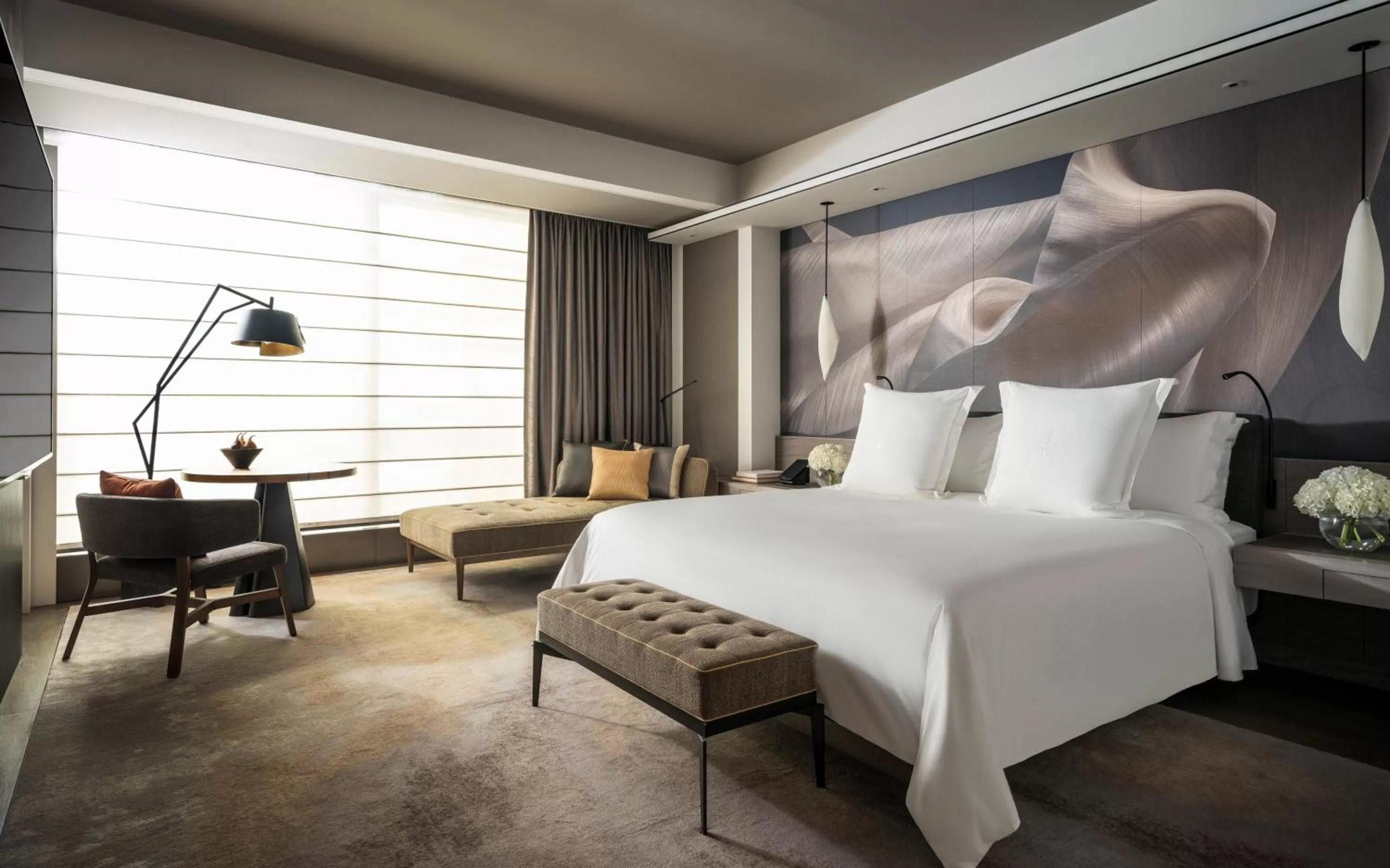 Bedroom in Four Seasons Hotel Tokyo at Otemachi