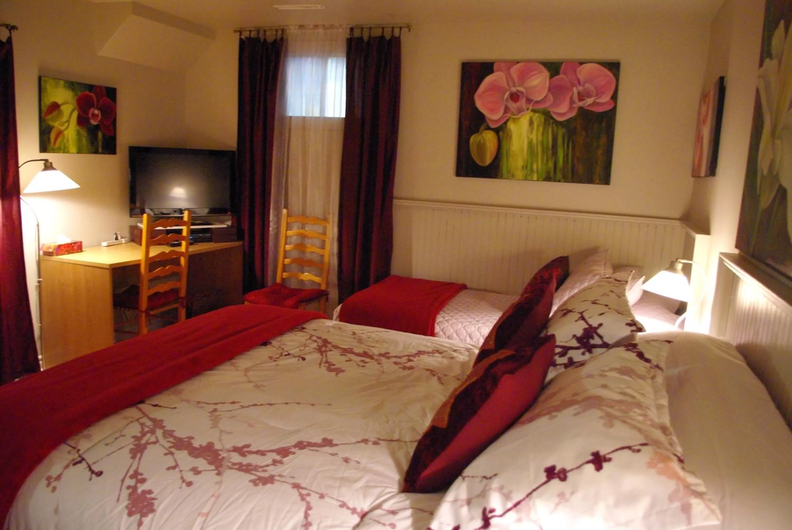 Superior Queen Room in Atelier Galerie Anne Drouin Peinture & Pension