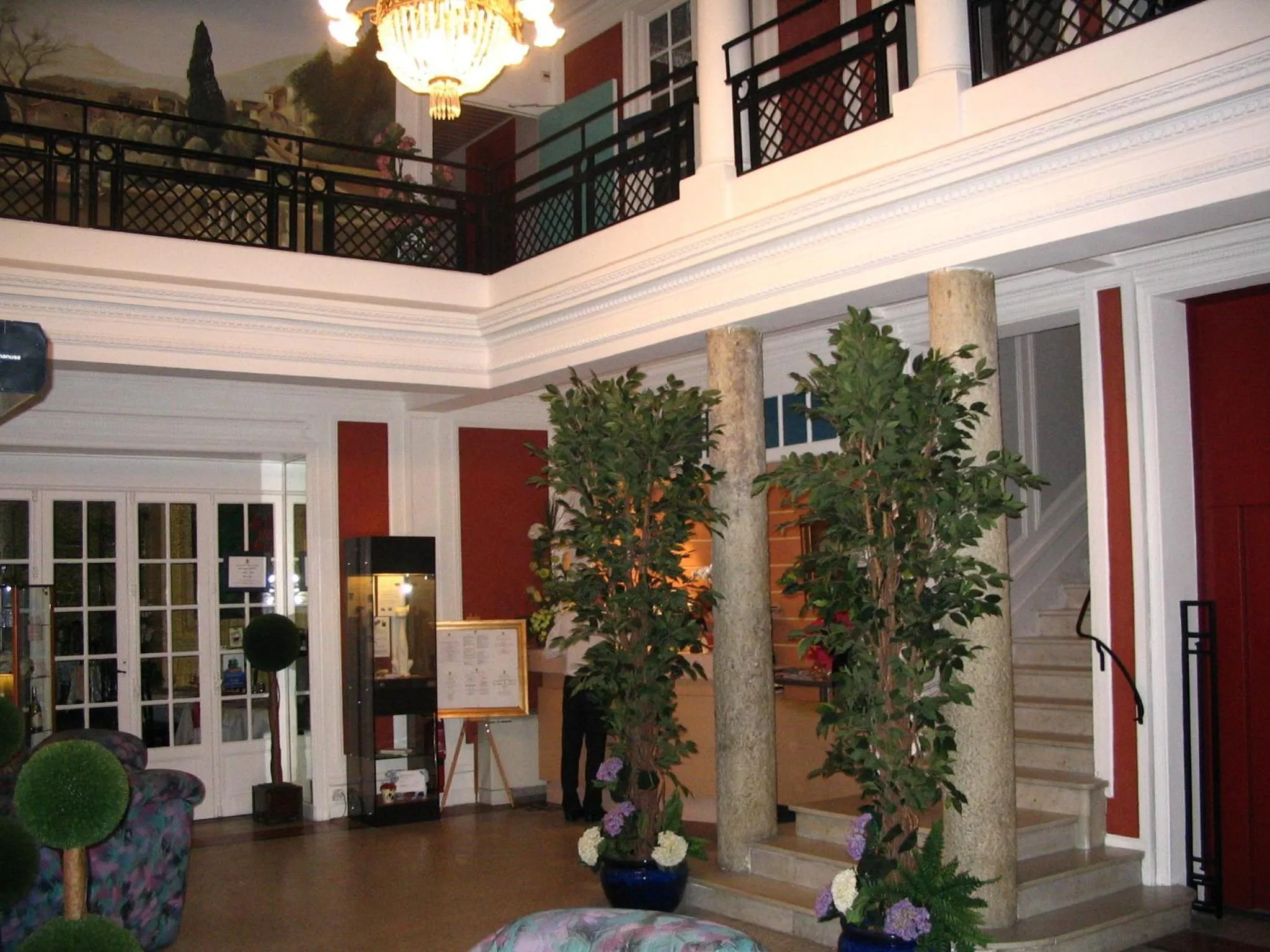 Lobby or reception in Logis Le Midland