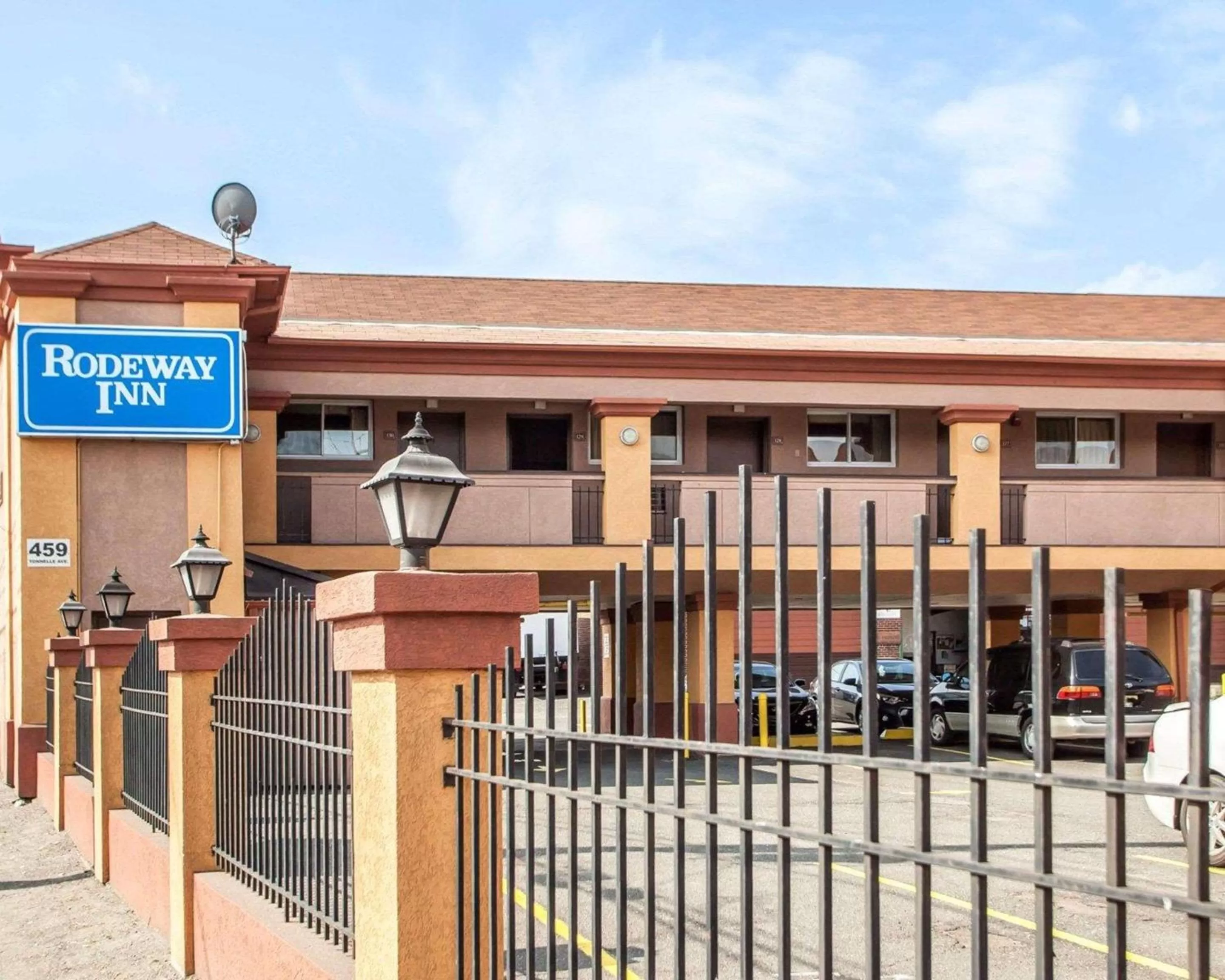 Property building in Rodeway Inn