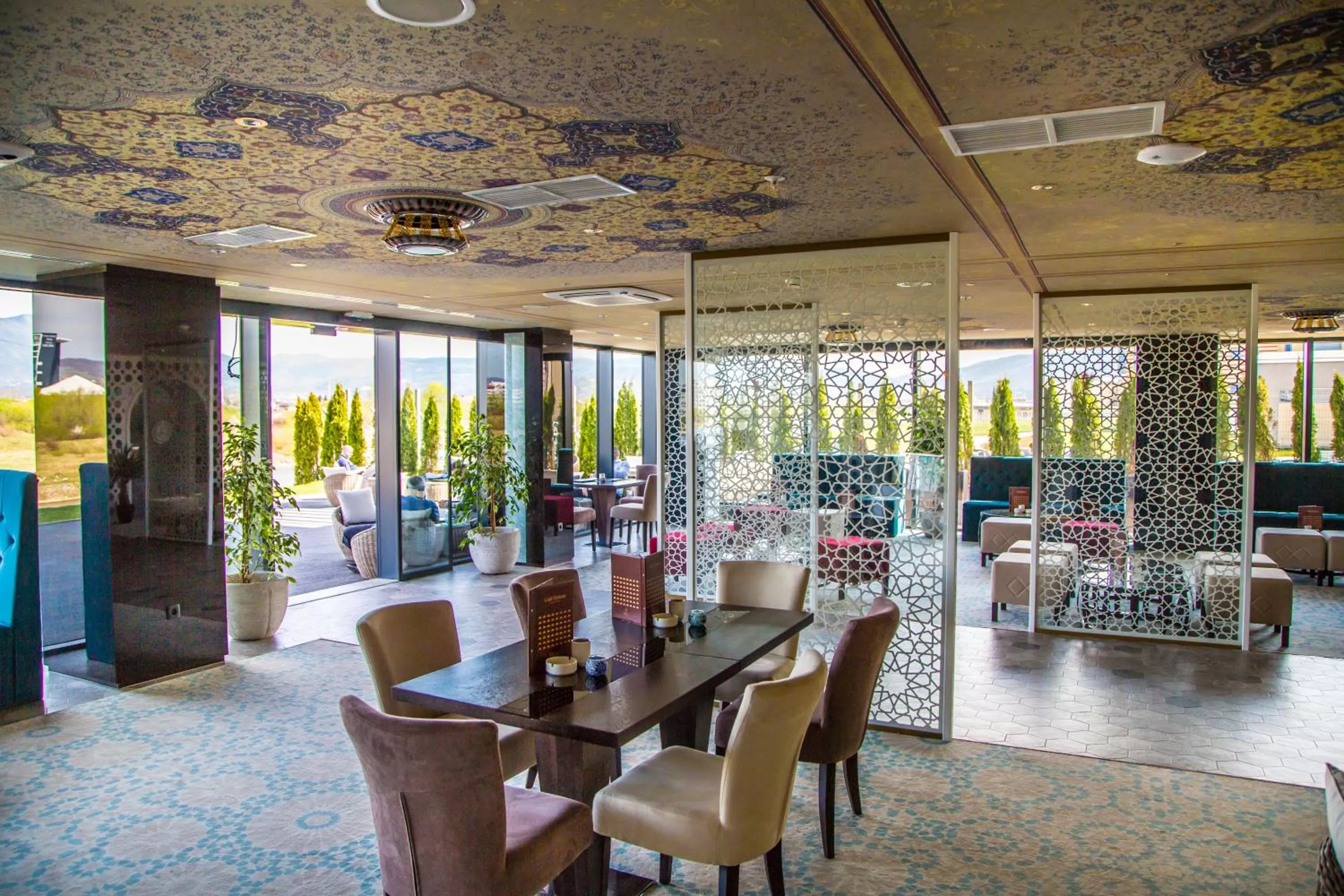 Coffee/tea facilities in Malak Regency Hotel