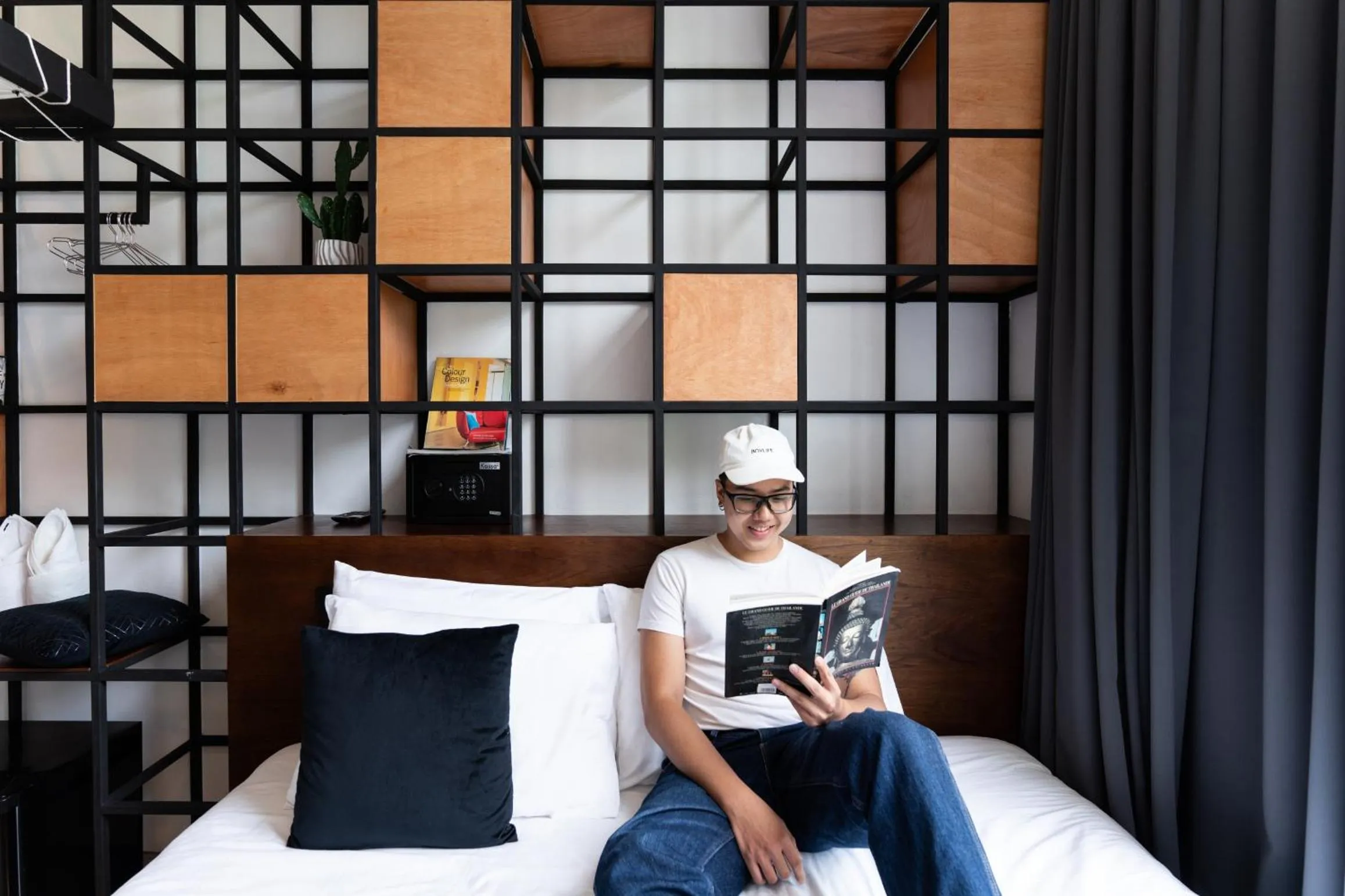 Property building, Bed in Book a Bed Poshtel - SHA Plus