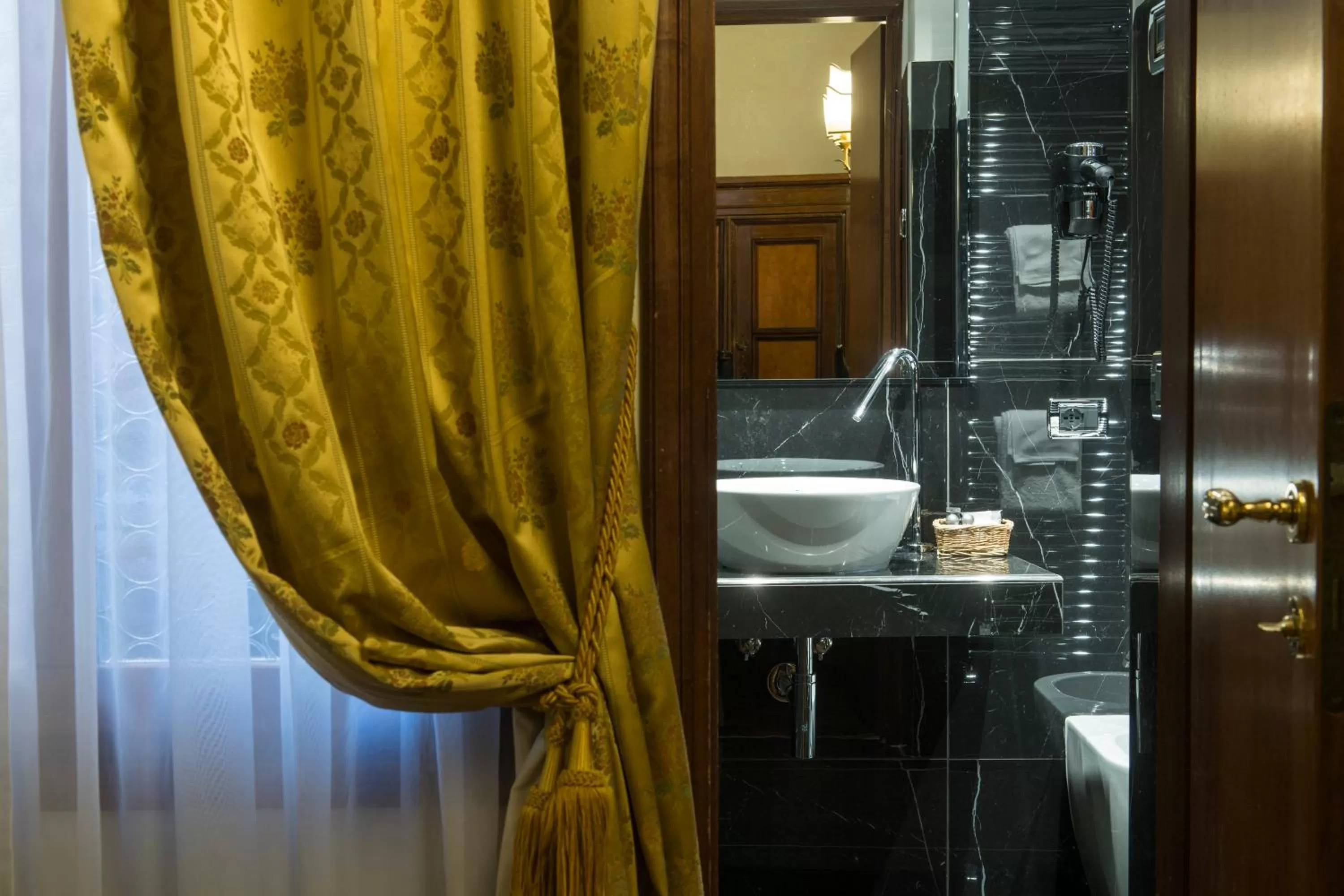 Bathroom in Hotel Campiello