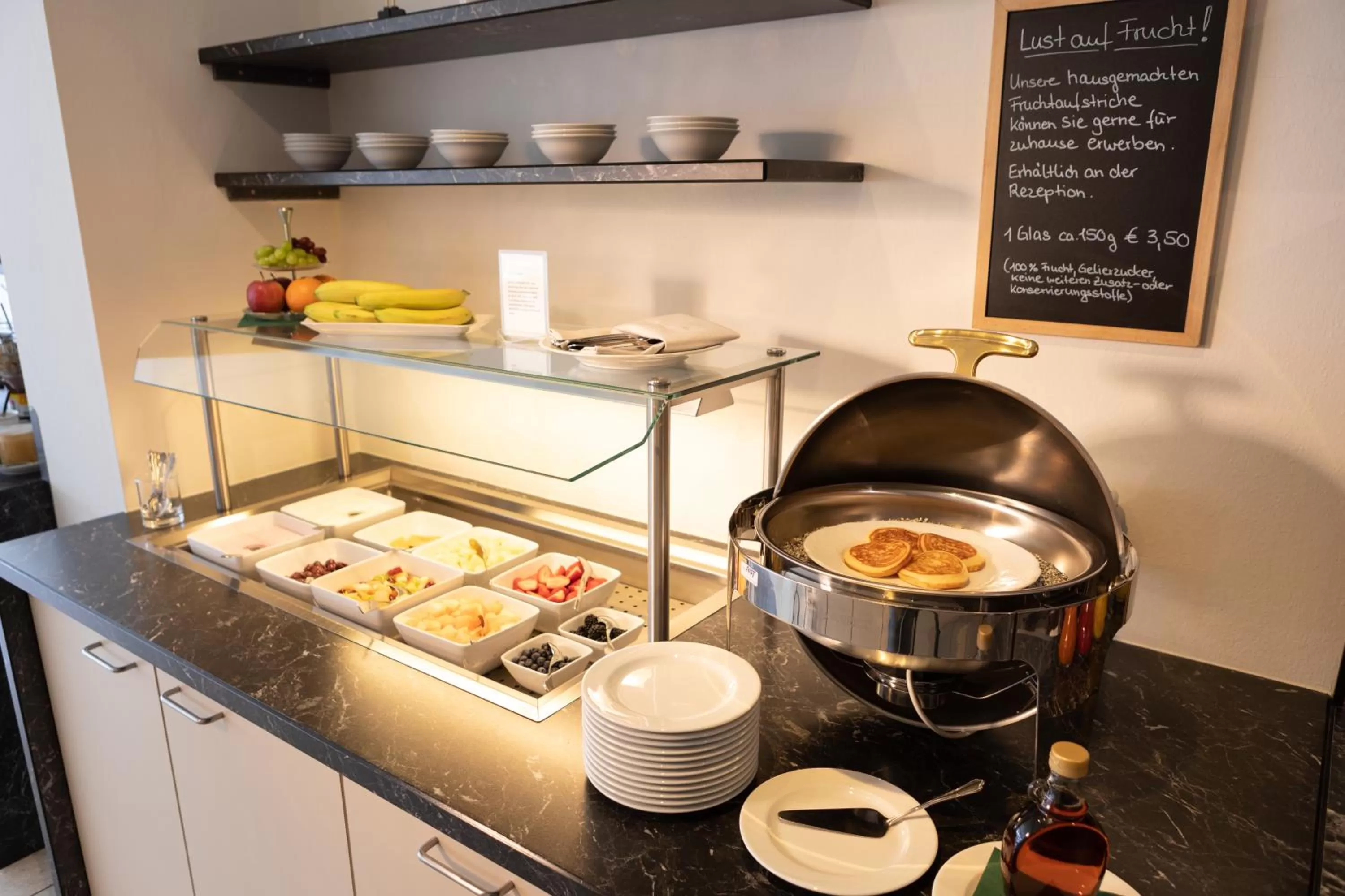 Buffet breakfast in Landhotel-Restaurant Huberhof Allershausen