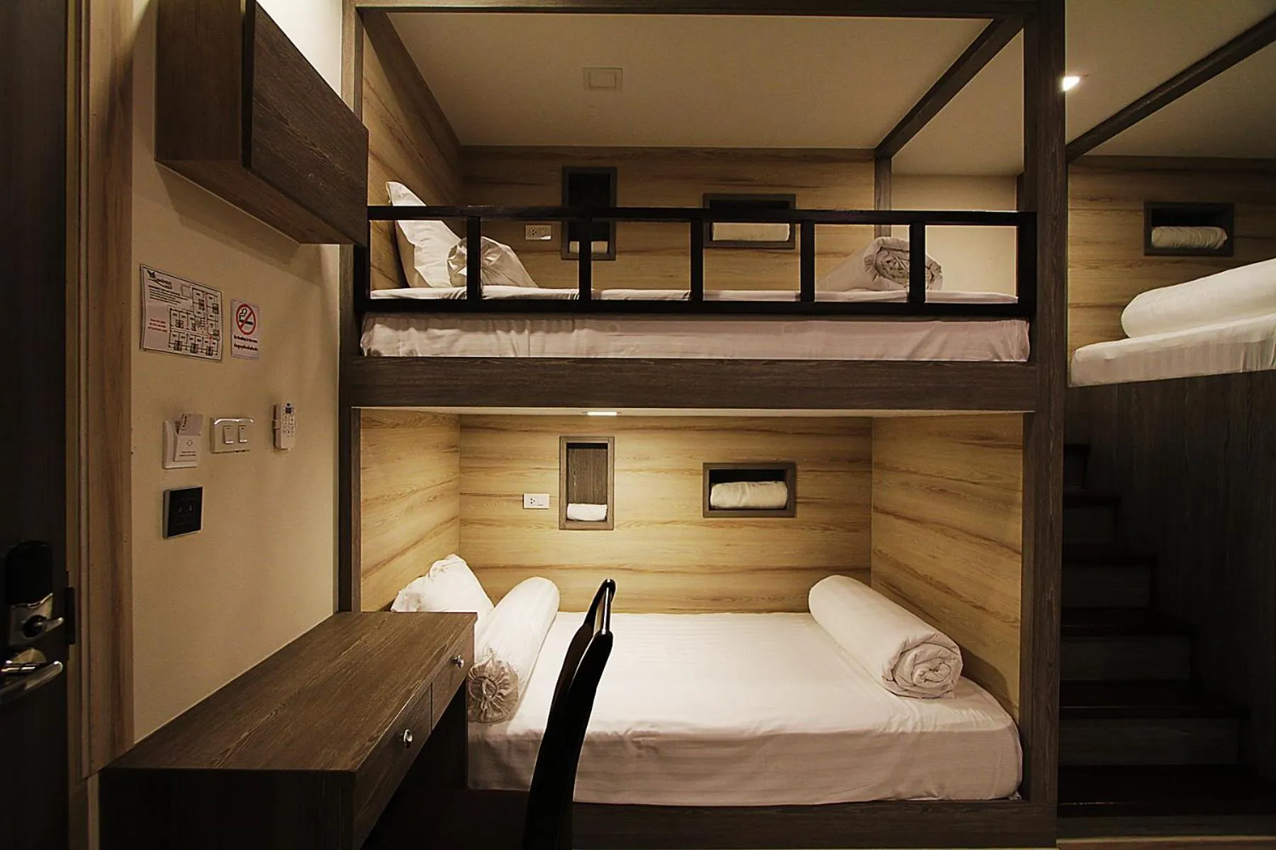 Photo of the whole room, Bed in The Contrast i Hotel