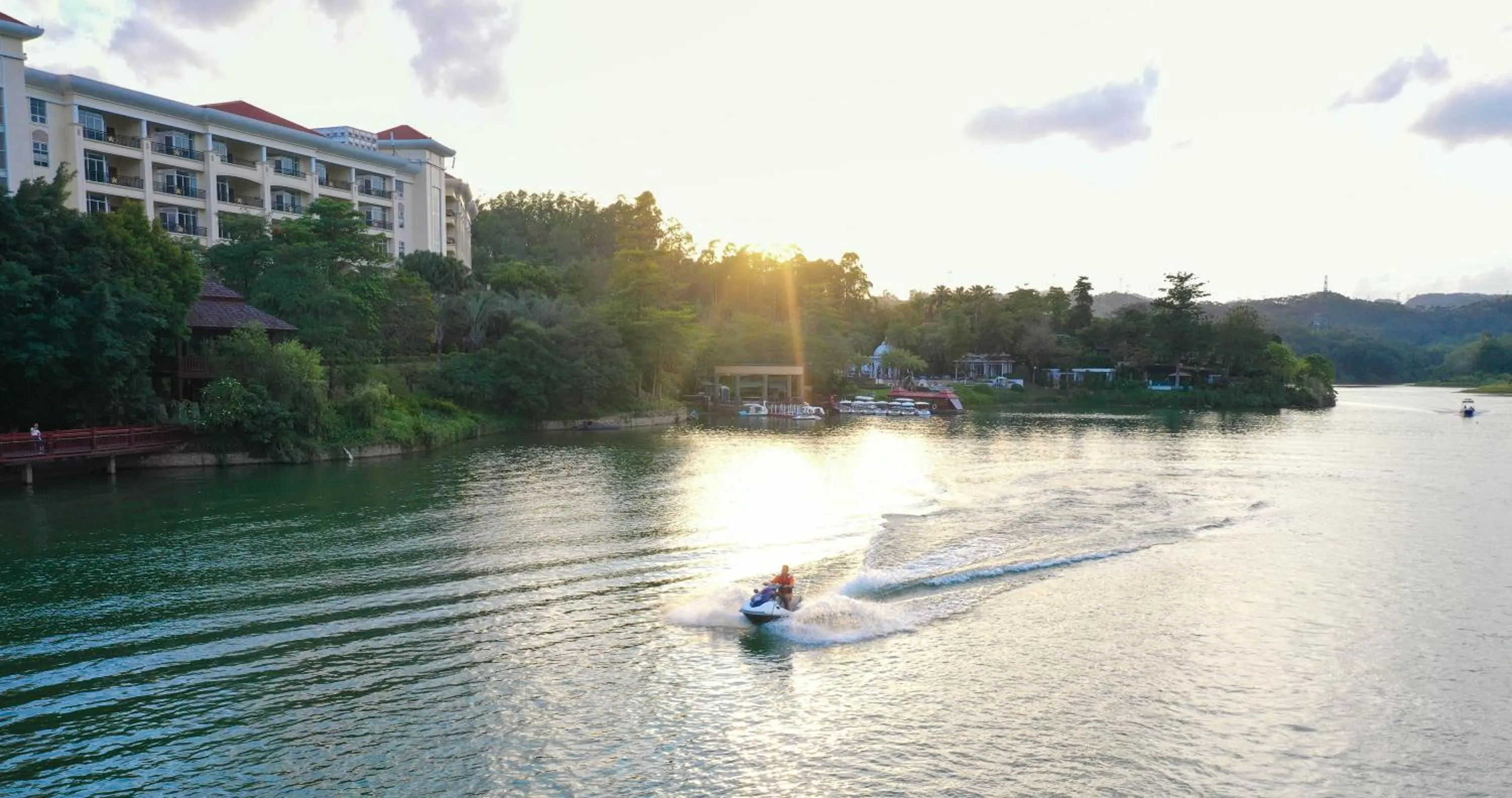 Good View Hotel Tangxia - 15 mins drive from Dongguan South Railway Station