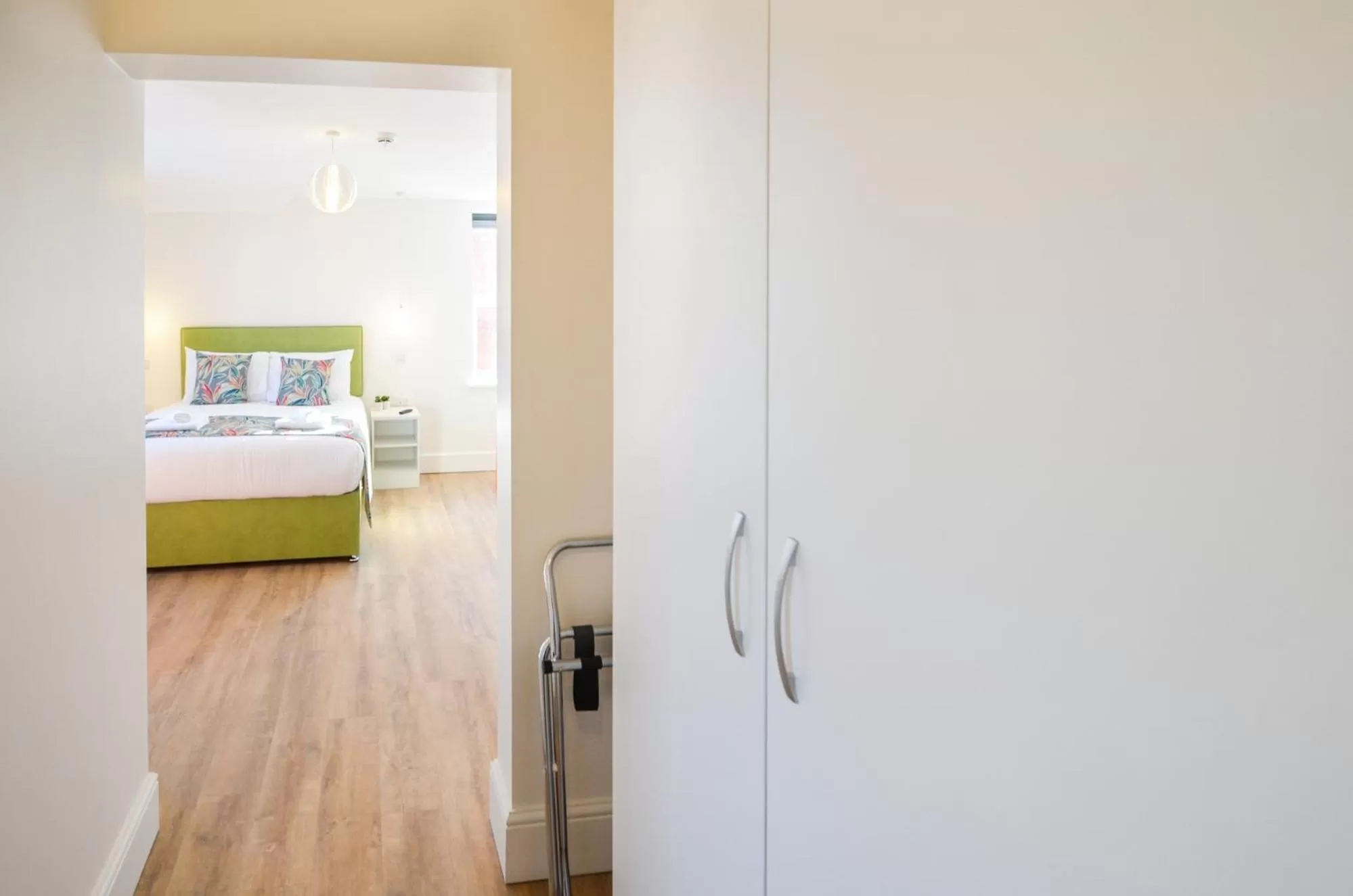 Bedroom, Bed in The Birchover Residences Trent Bridge