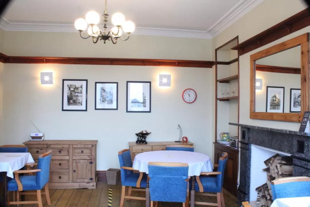 Property building in 1 Park Road