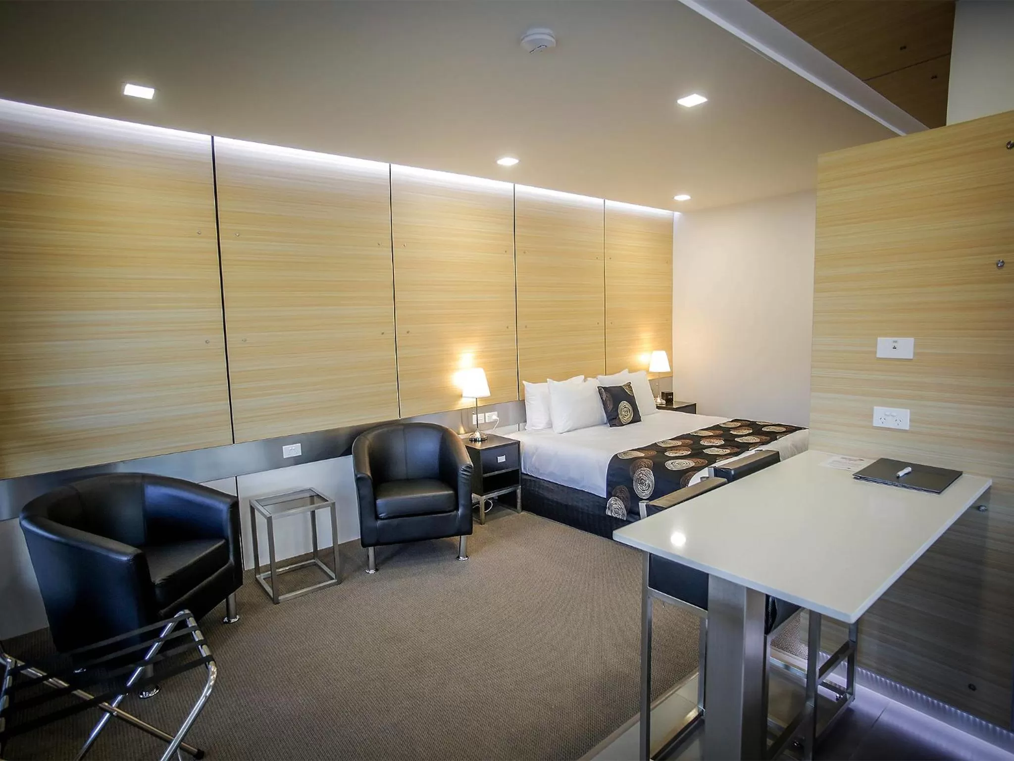 Bed in Trip Motel Gatton