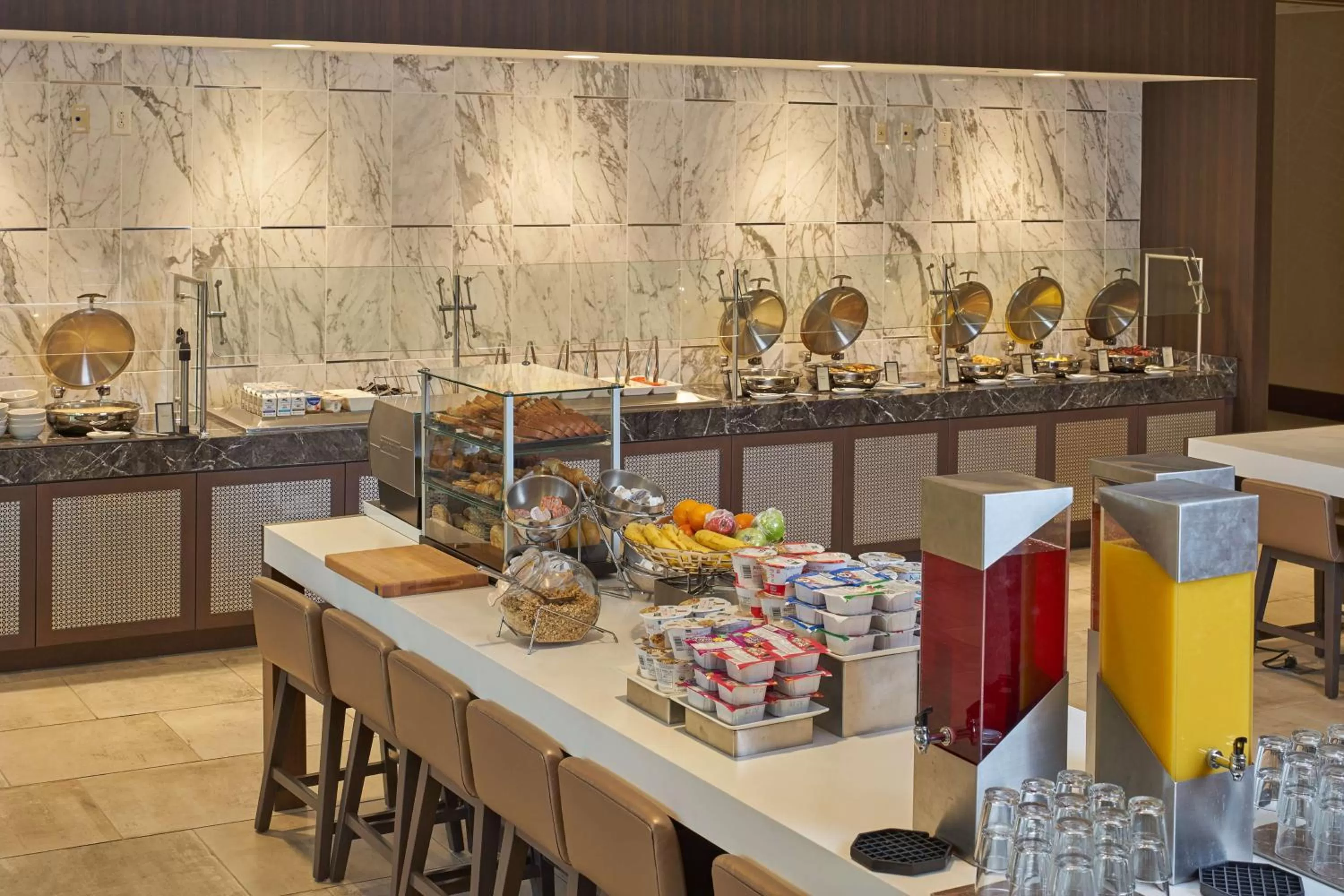 Restaurant/places to eat in Hilton Raleigh North Hills