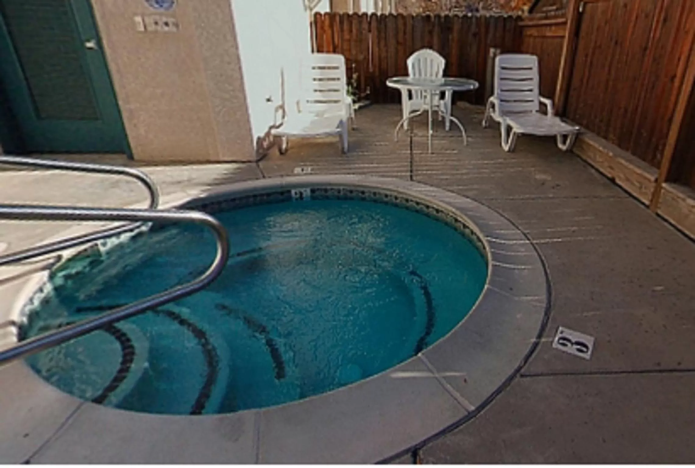 Hot Tub in Cloverdale Wine Country Inn & Suites