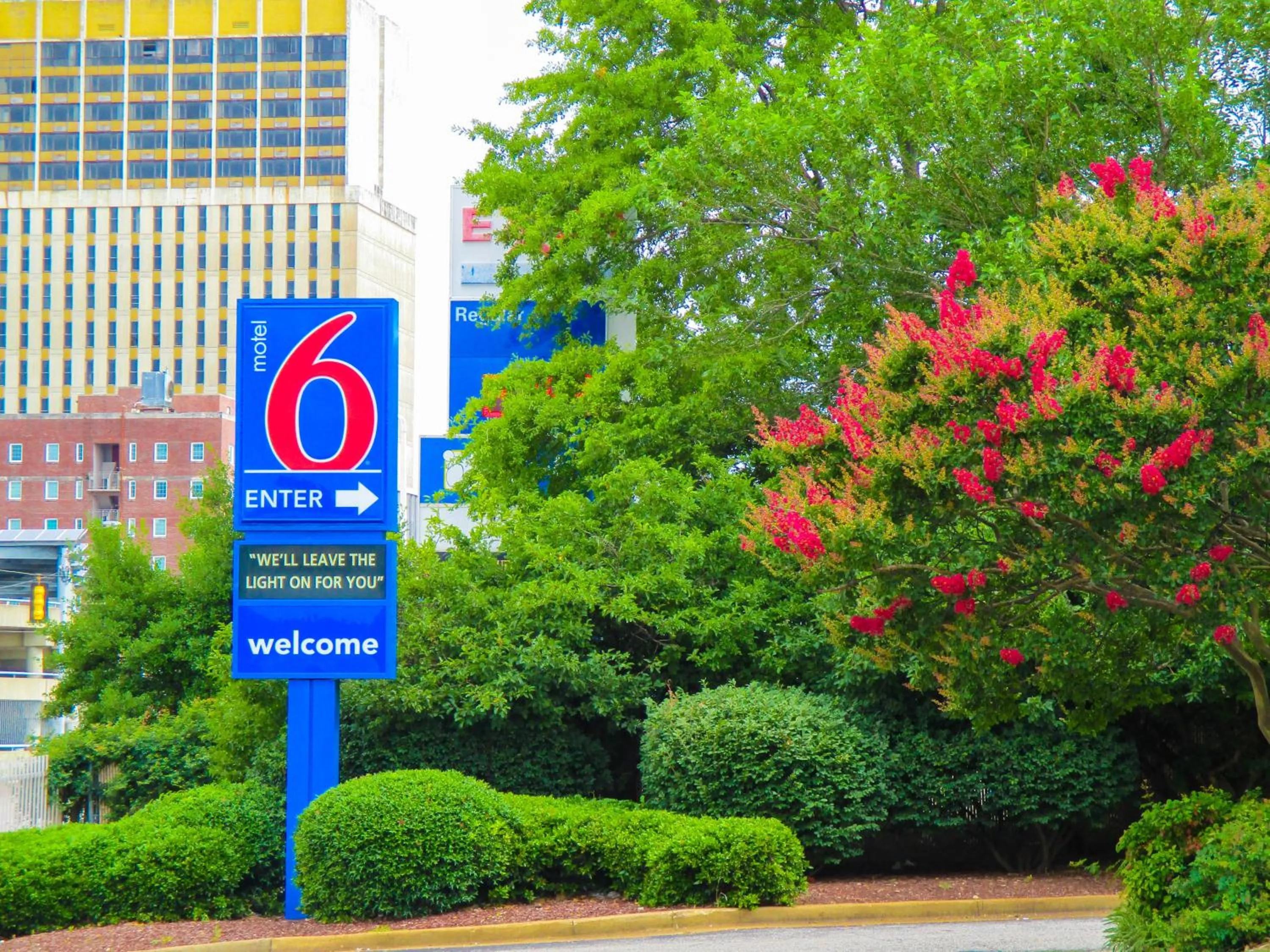 Property logo or sign in Motel 6-Memphis, TN - Downtown
