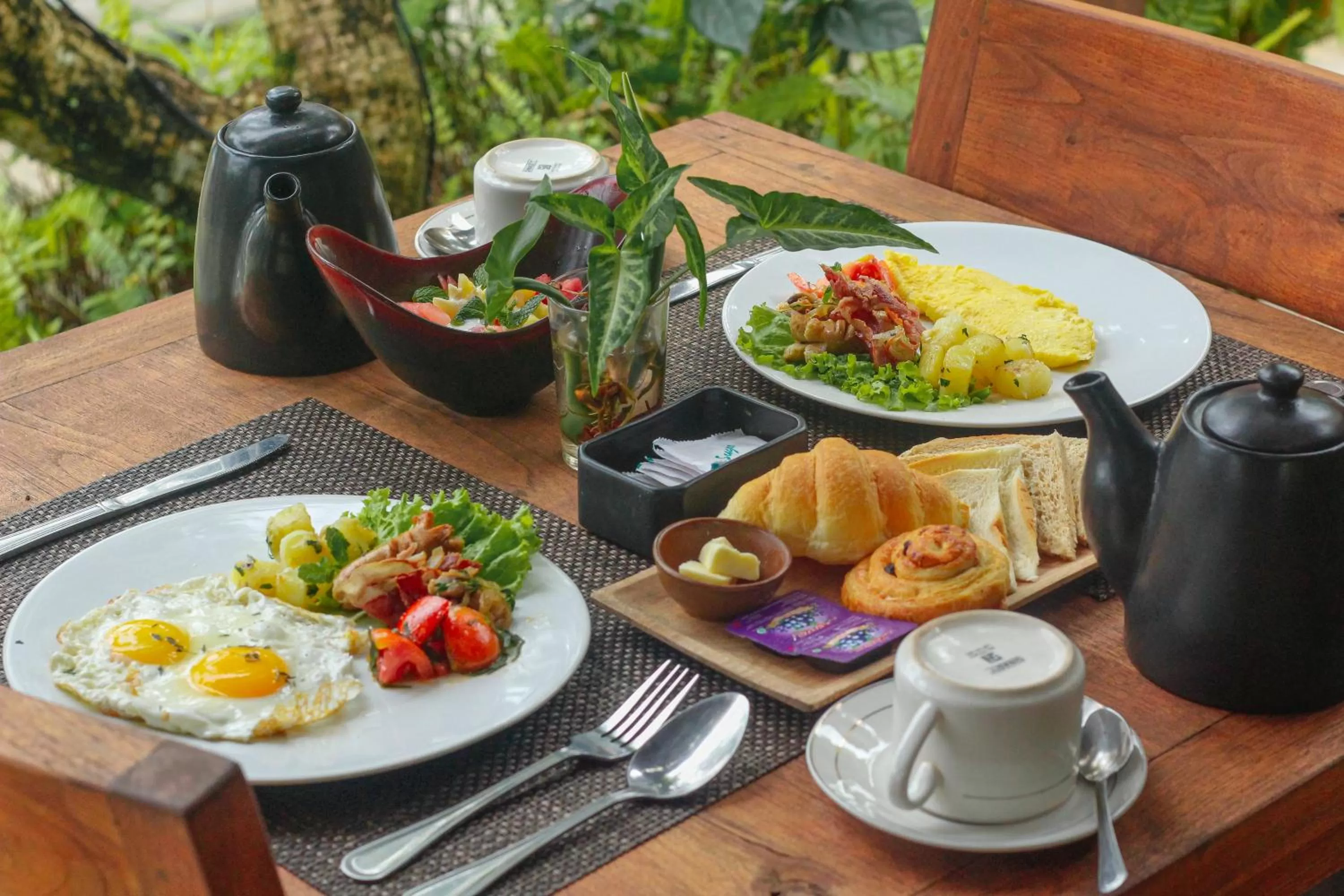 Breakfast in Manah Shanti Suites by GenuineHost