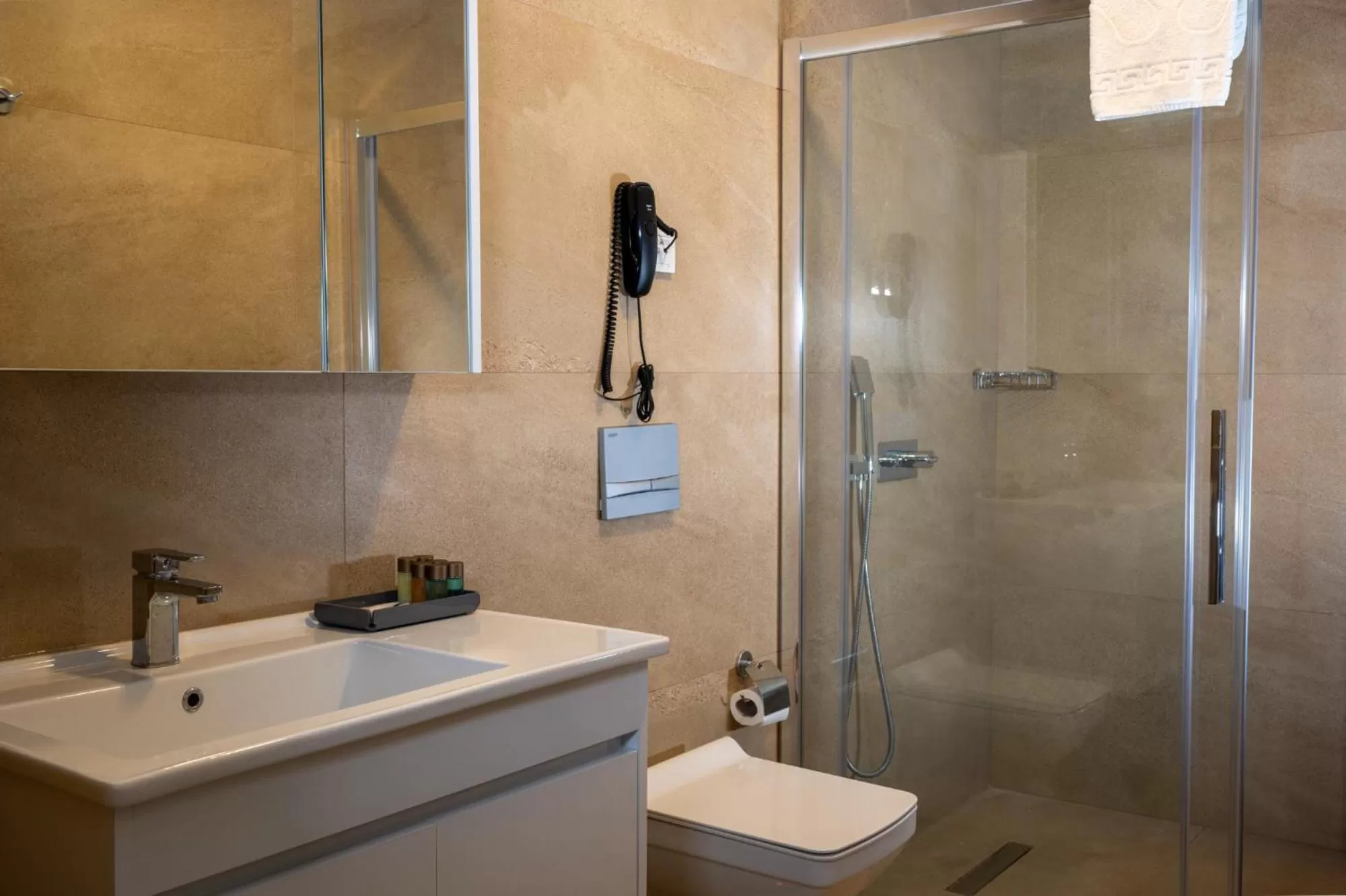 Shower in Leo Suites
