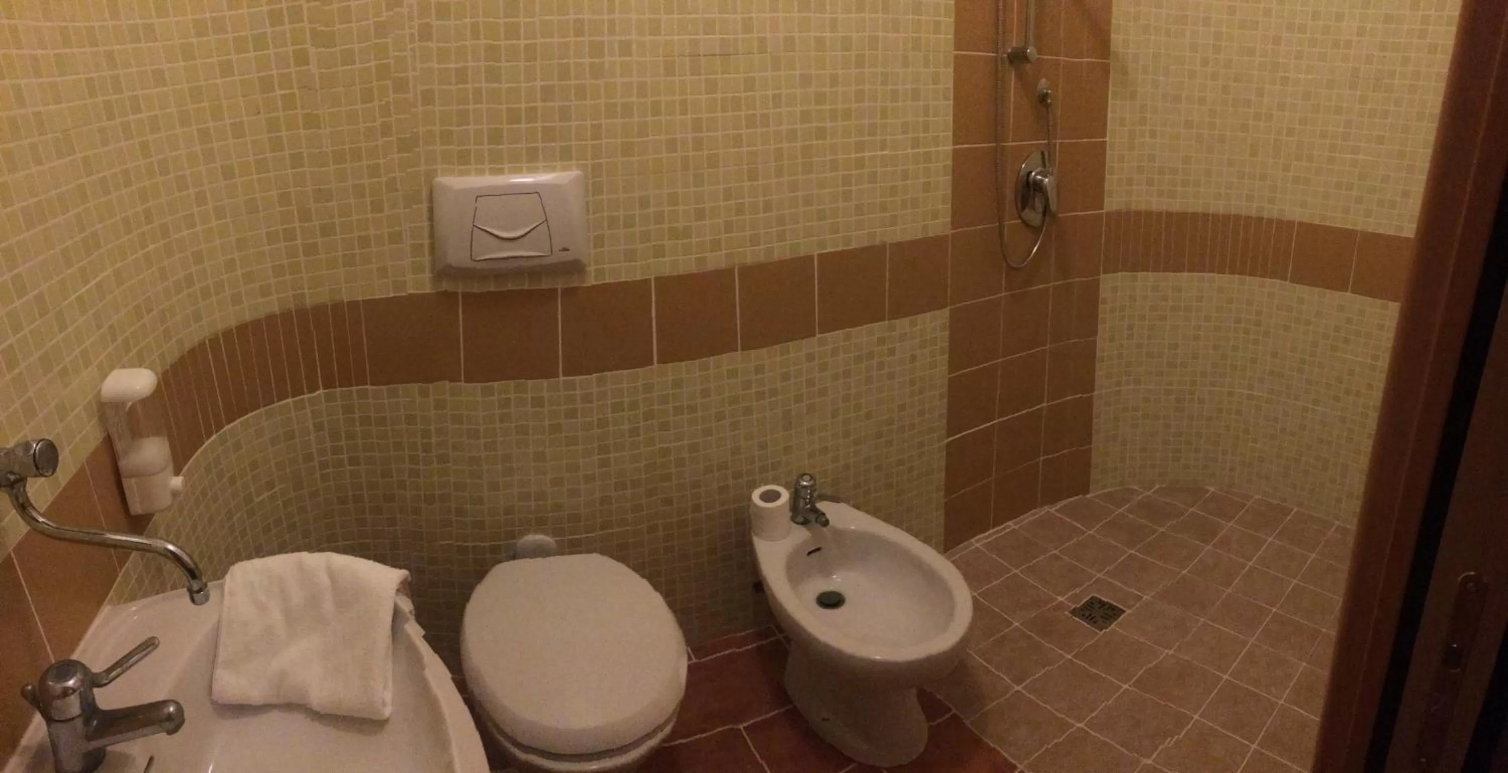 Bathroom in B&B Palazzo Manfredi Vieste, Fronte mare con Parcheggio