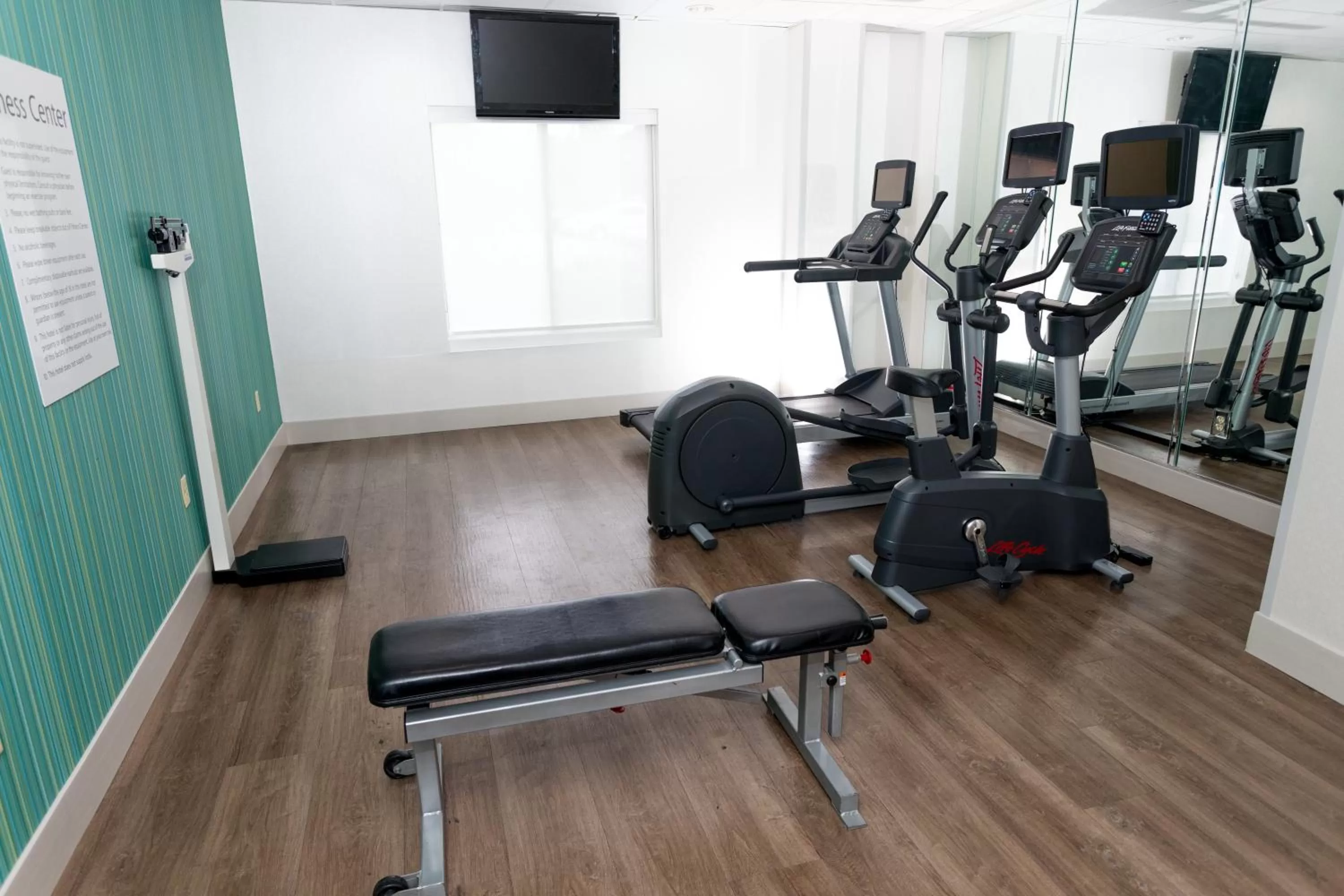 Fitness centre/facilities in Holiday Inn Express Hotel & Suites Athens by IHG