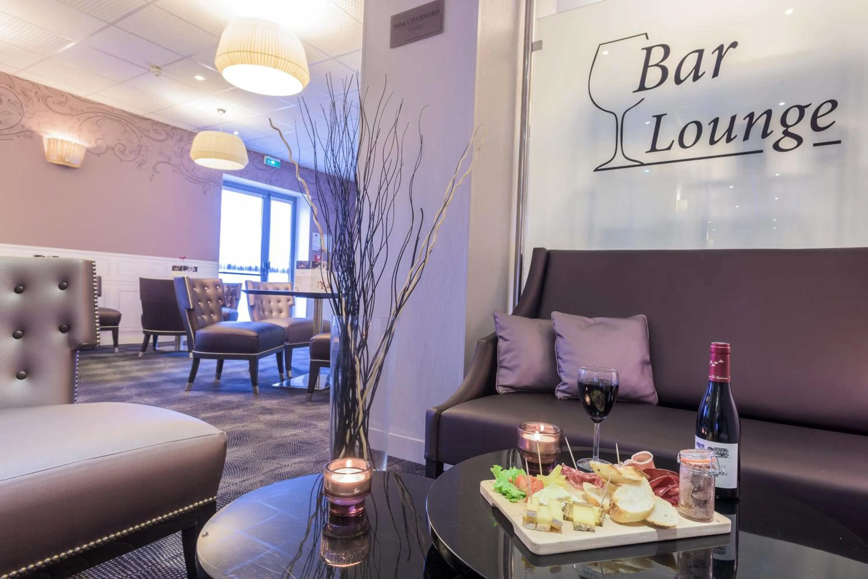 Lounge or bar in Mercure Tours Centre Gare et Congrès