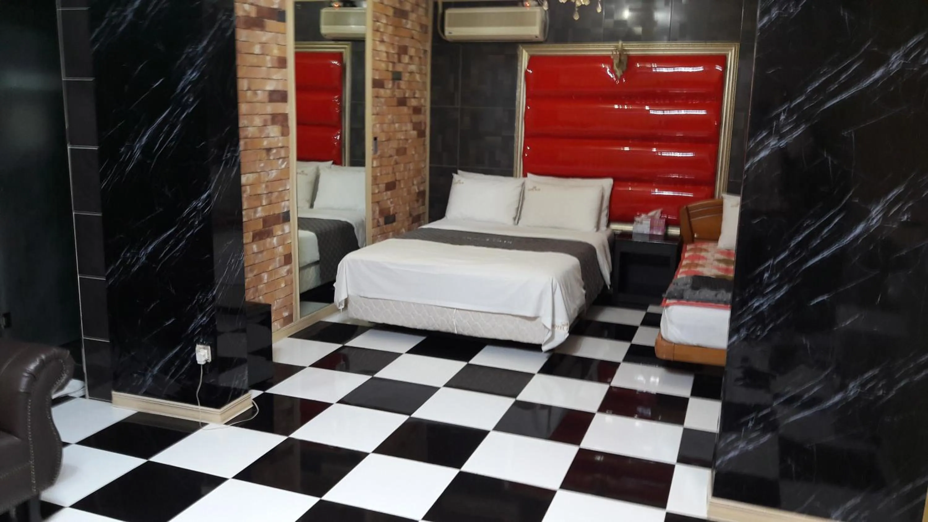 Decorative detail, Bed in Songdo Blue Hotel