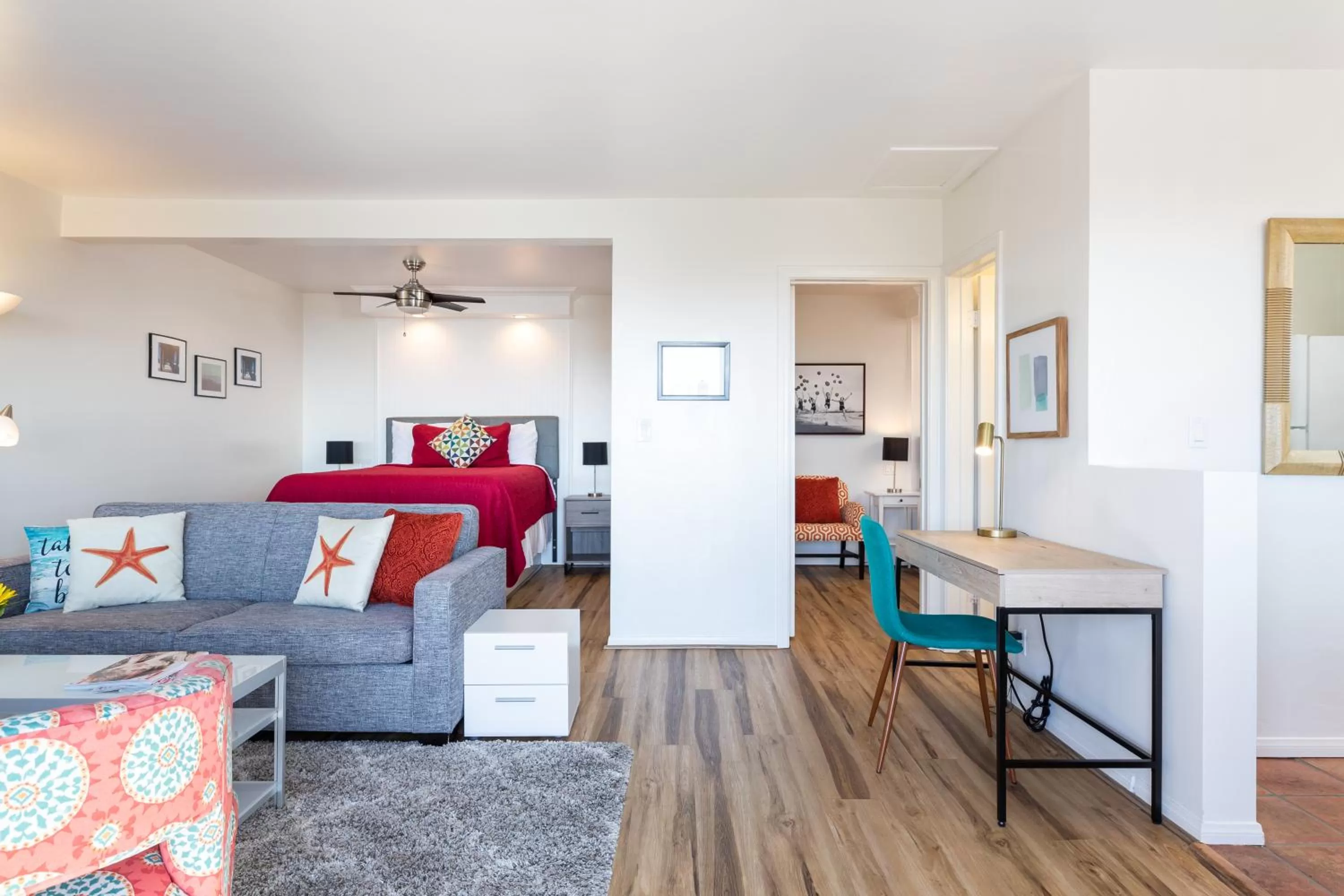 Bed in The Sea View Inn At The Beach