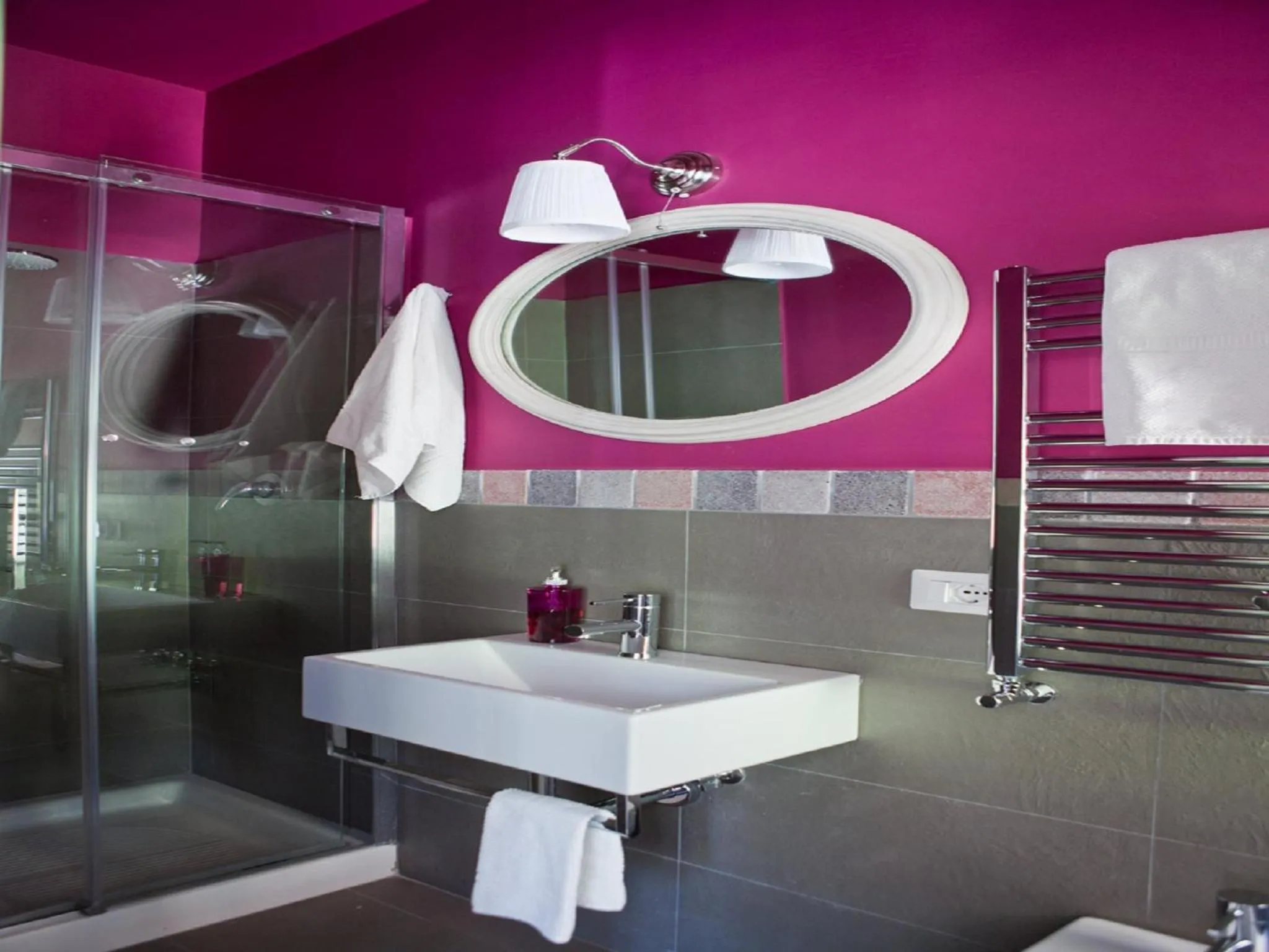 Shower in PratinnVatican