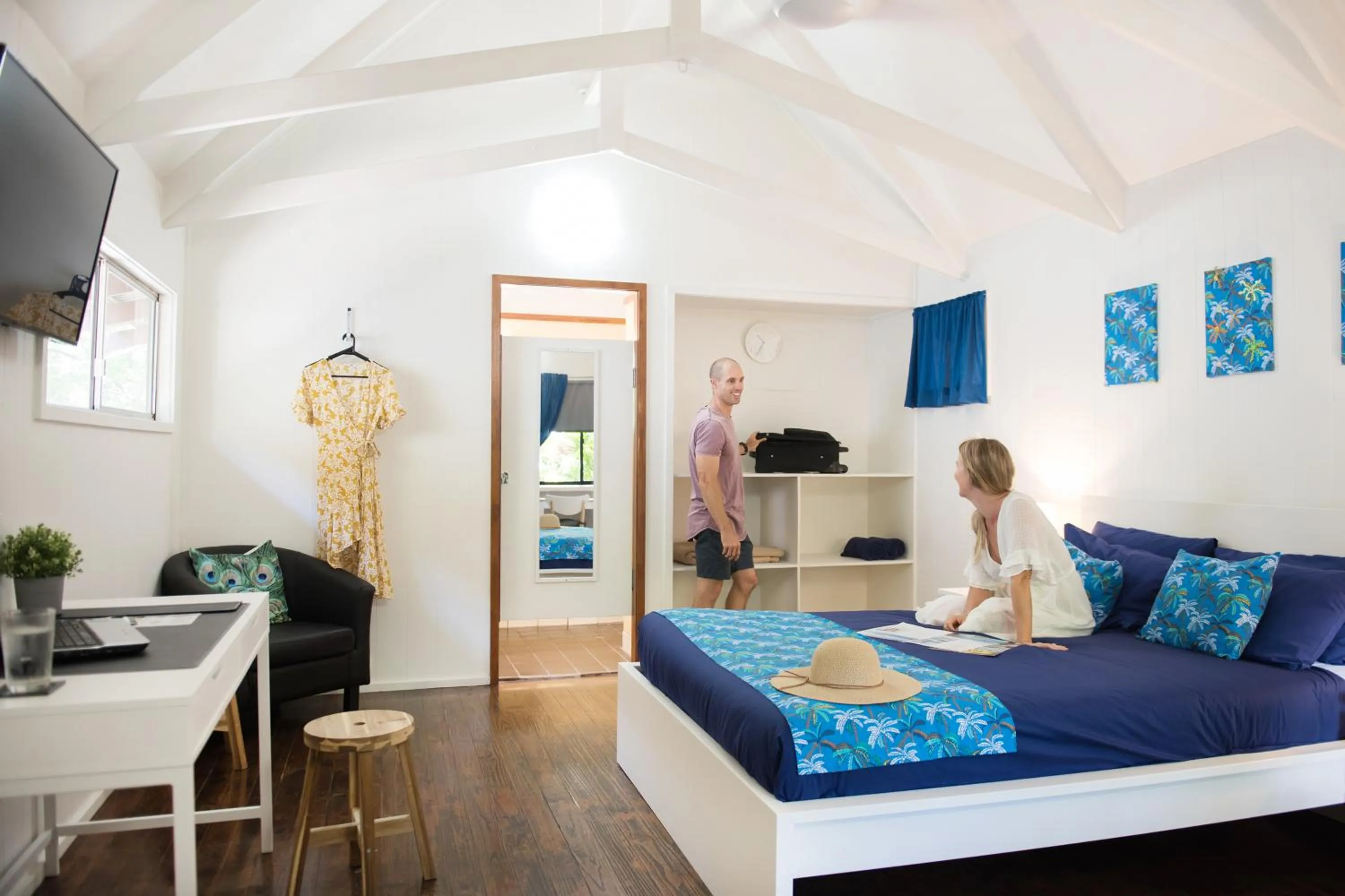 Bathroom, Bed in Airlie Beach Magnums - Adults Only