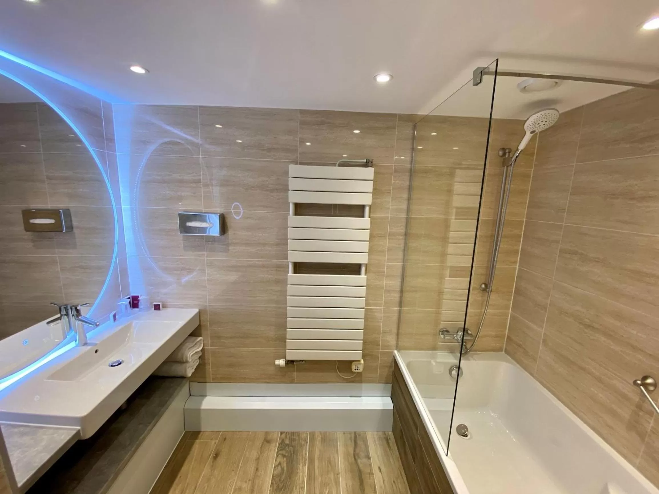 Shower in GOLF HOTEL