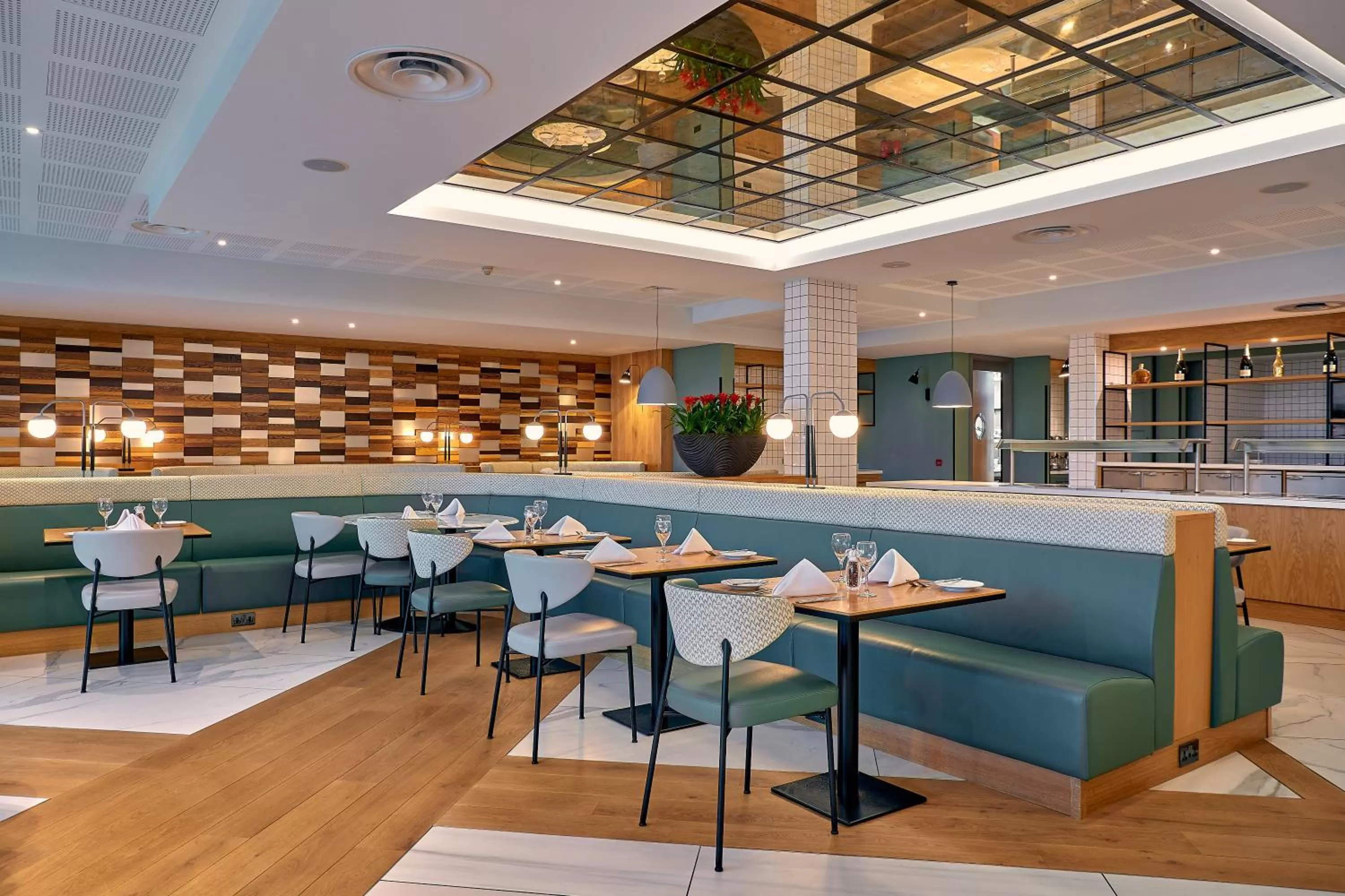 Restaurant/places to eat in Crowne Plaza Marlow by IHG