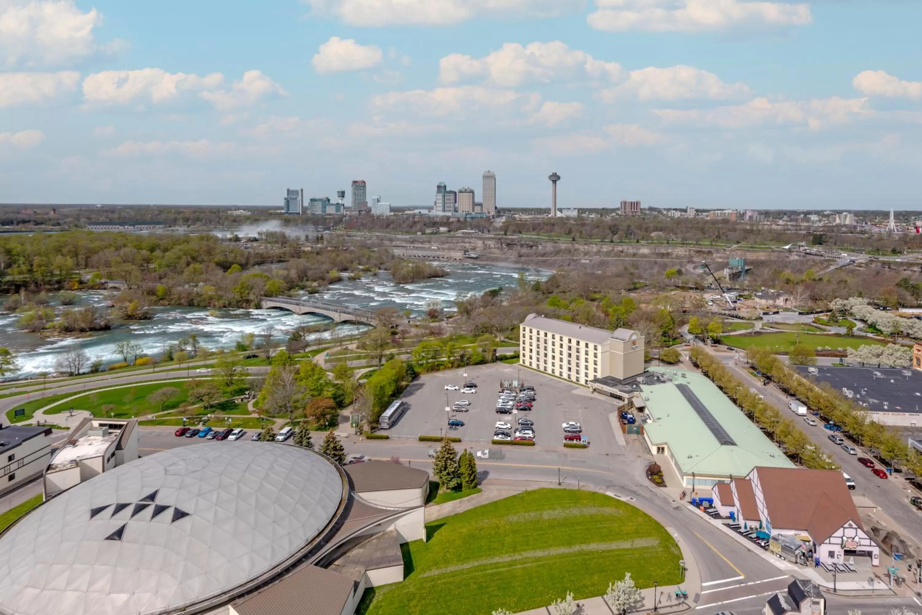 Property building in Comfort Inn The Pointe
