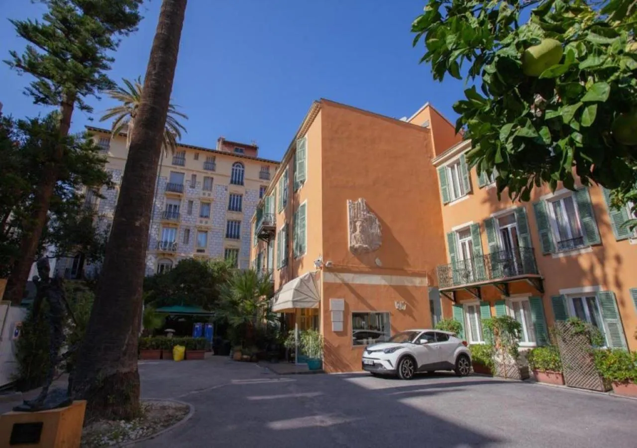 Garden view in Hôtel restaurant Oasis