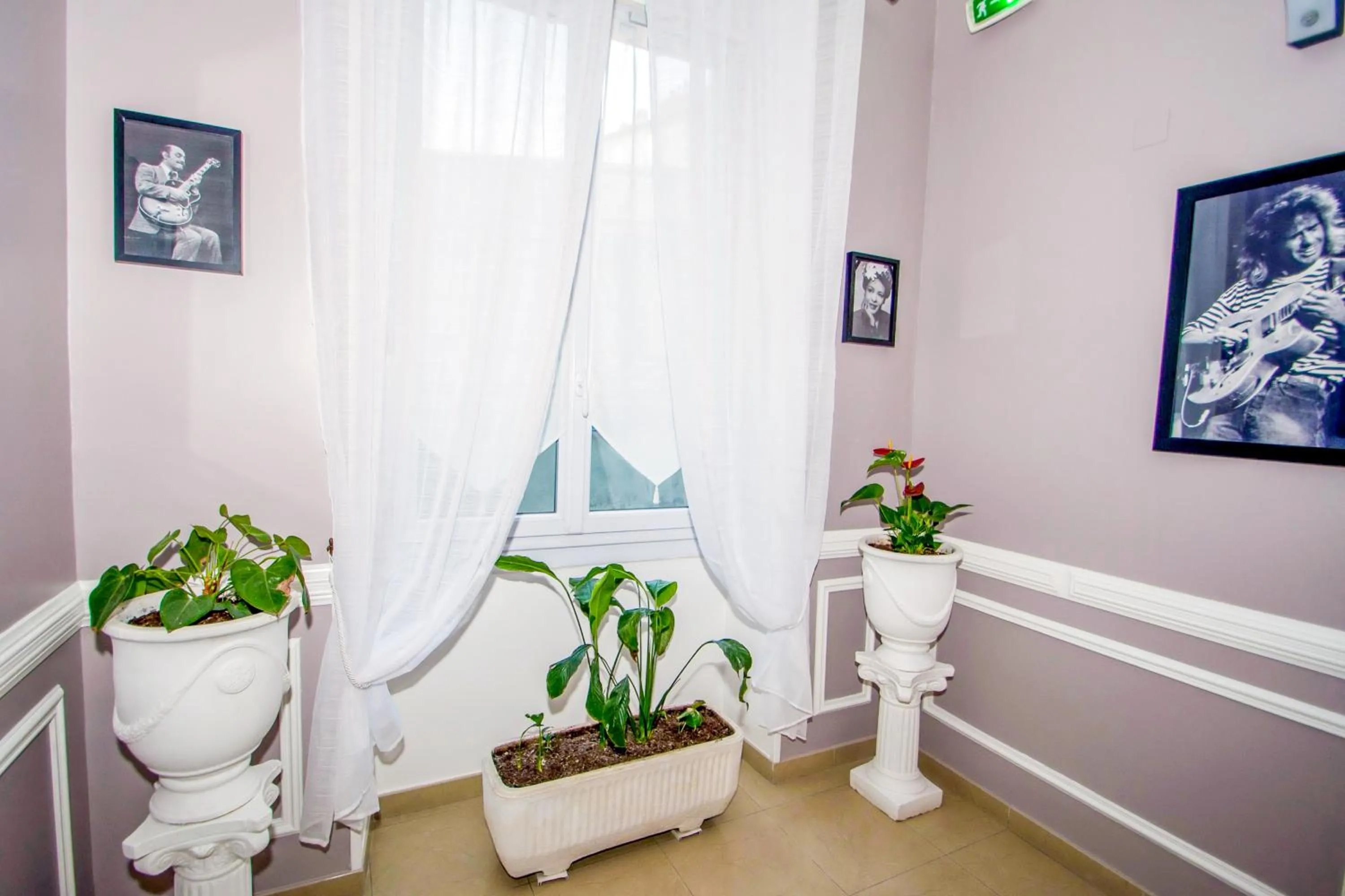 Decorative detail in Hôtel Parisien